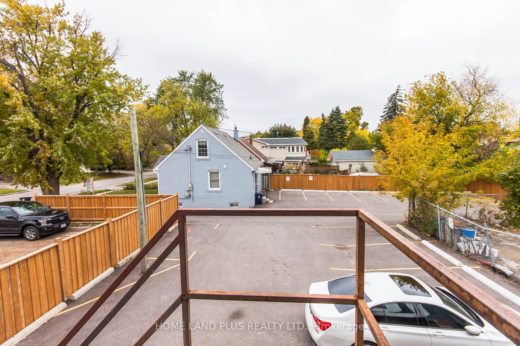 6174 Yonge St, #201