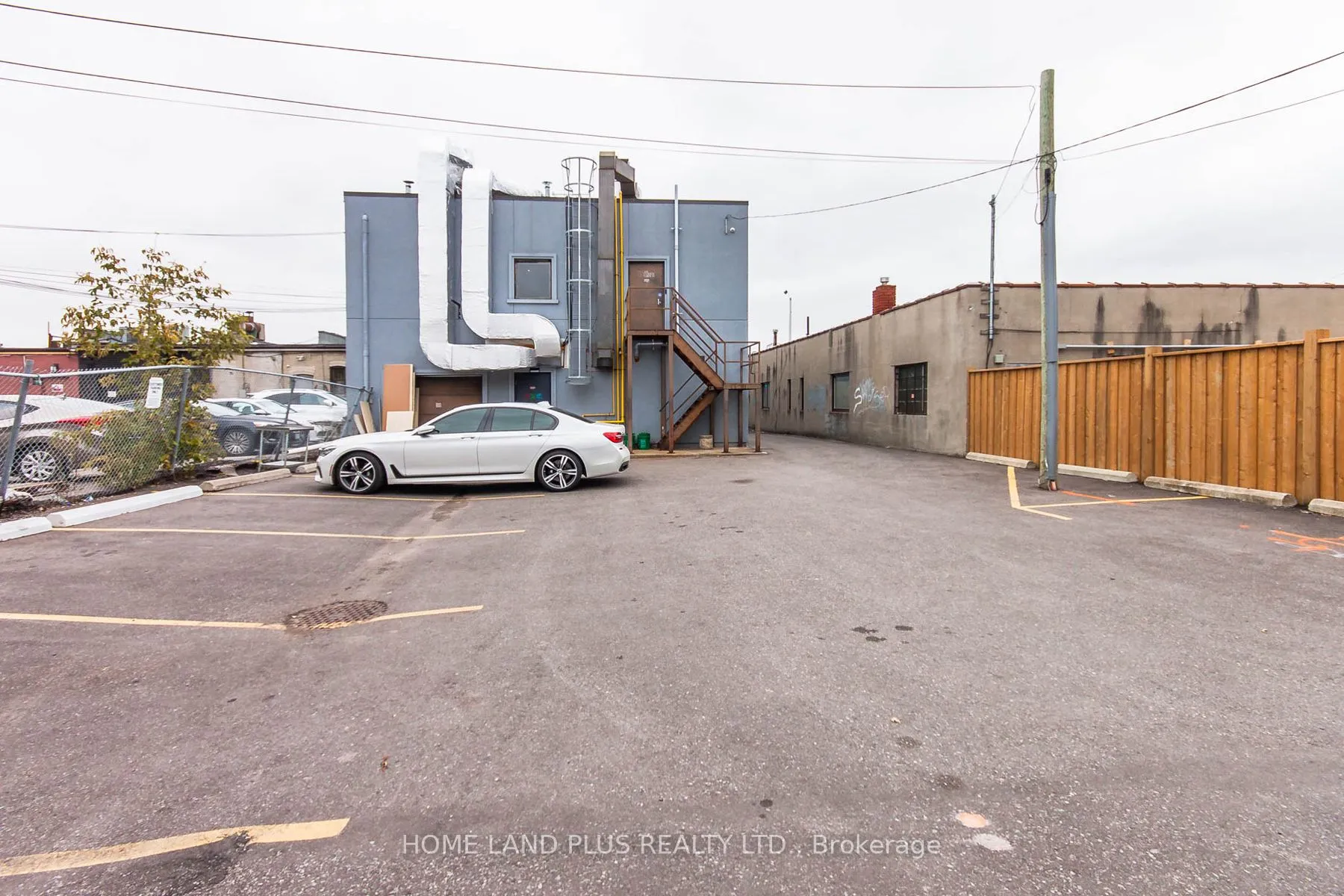 6174 Yonge St, #201
