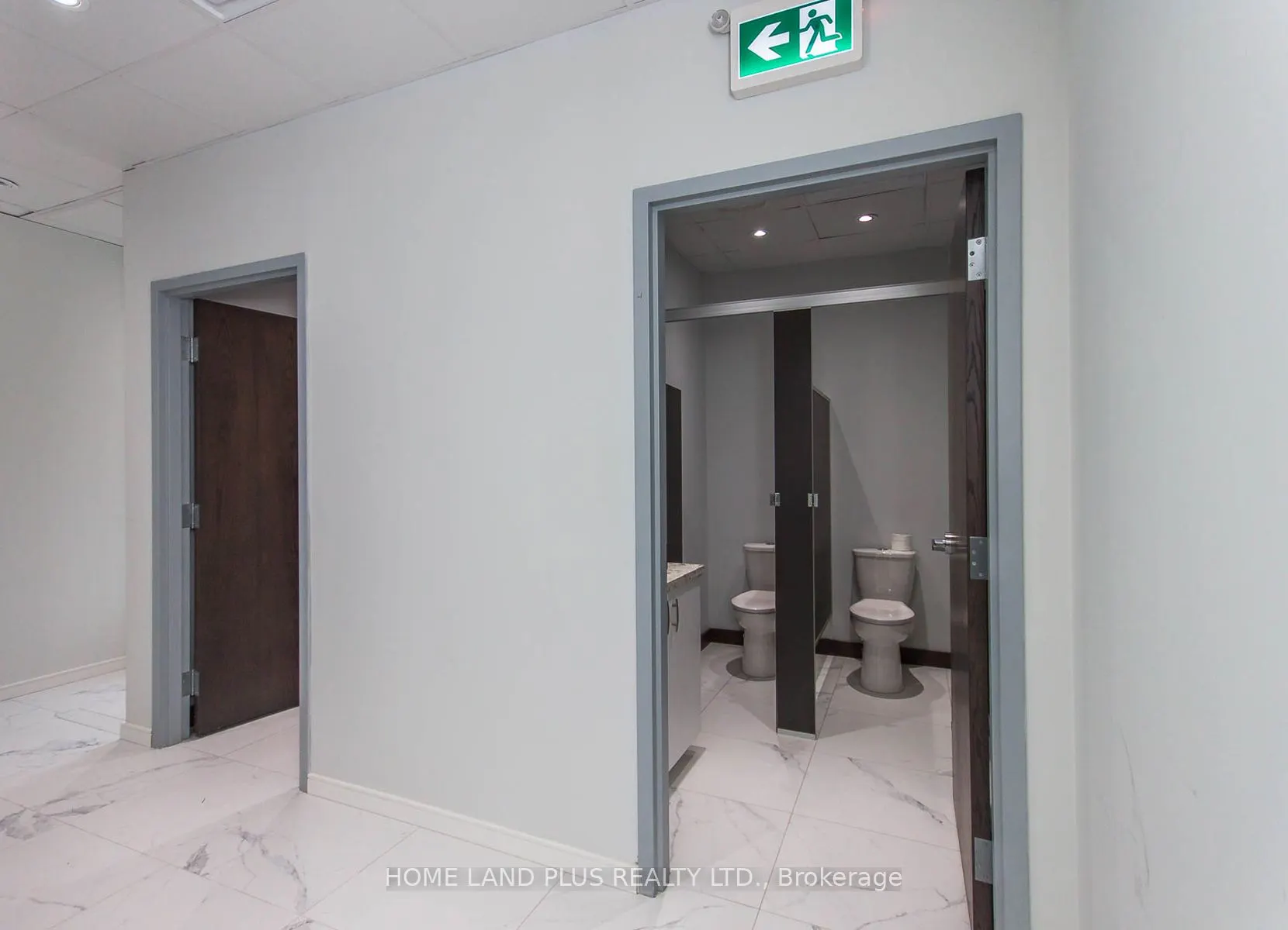 6174 Yonge St, #201