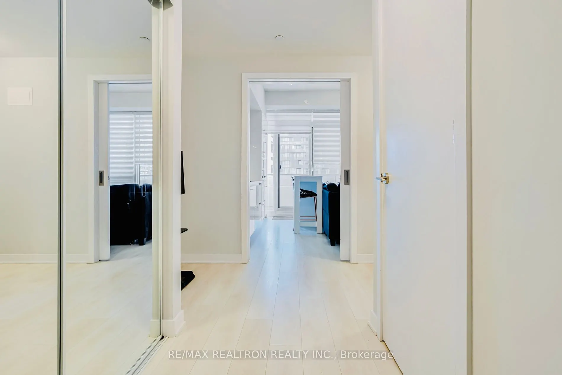 2221 Yonge St, #2911