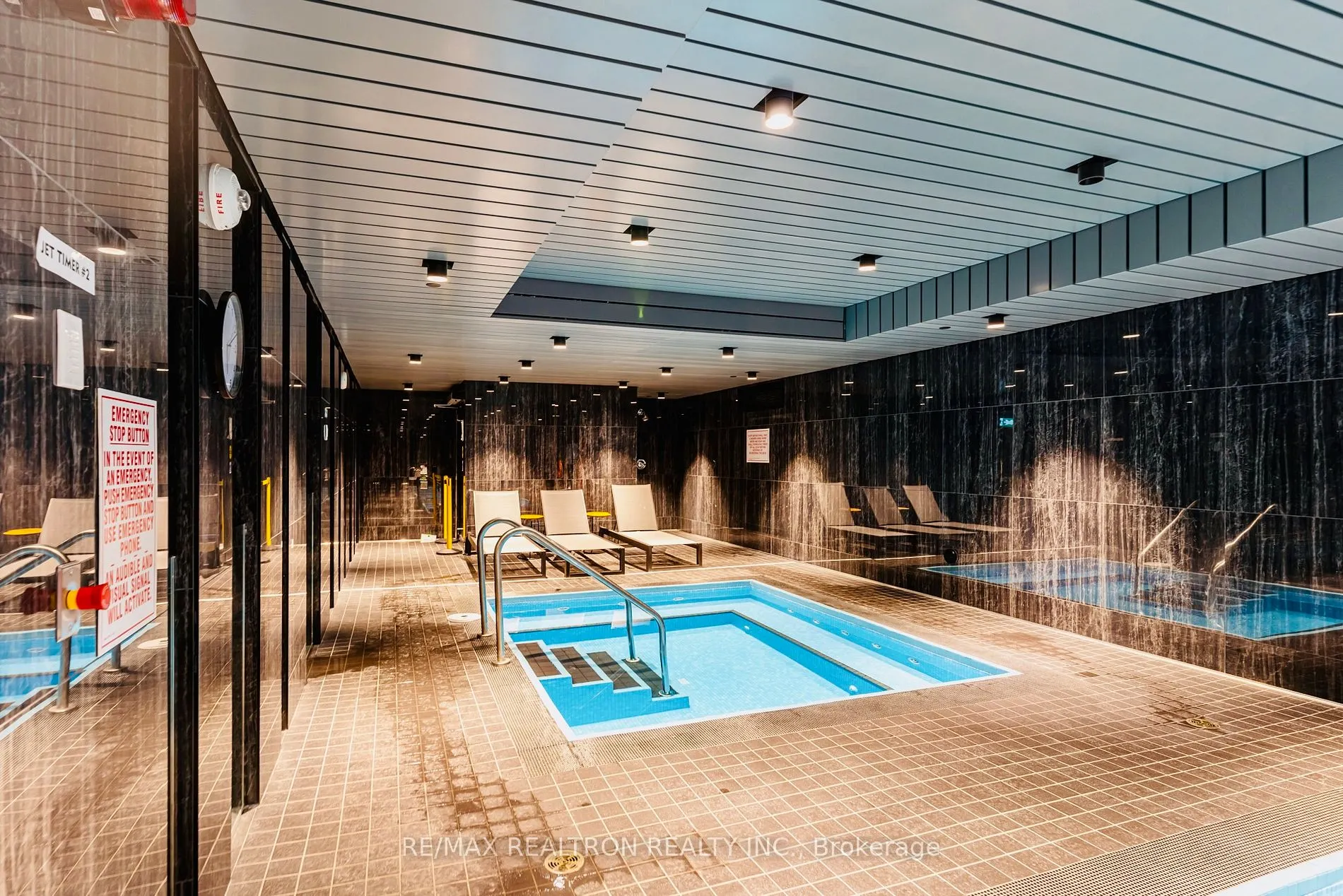 2221 Yonge St, #2911