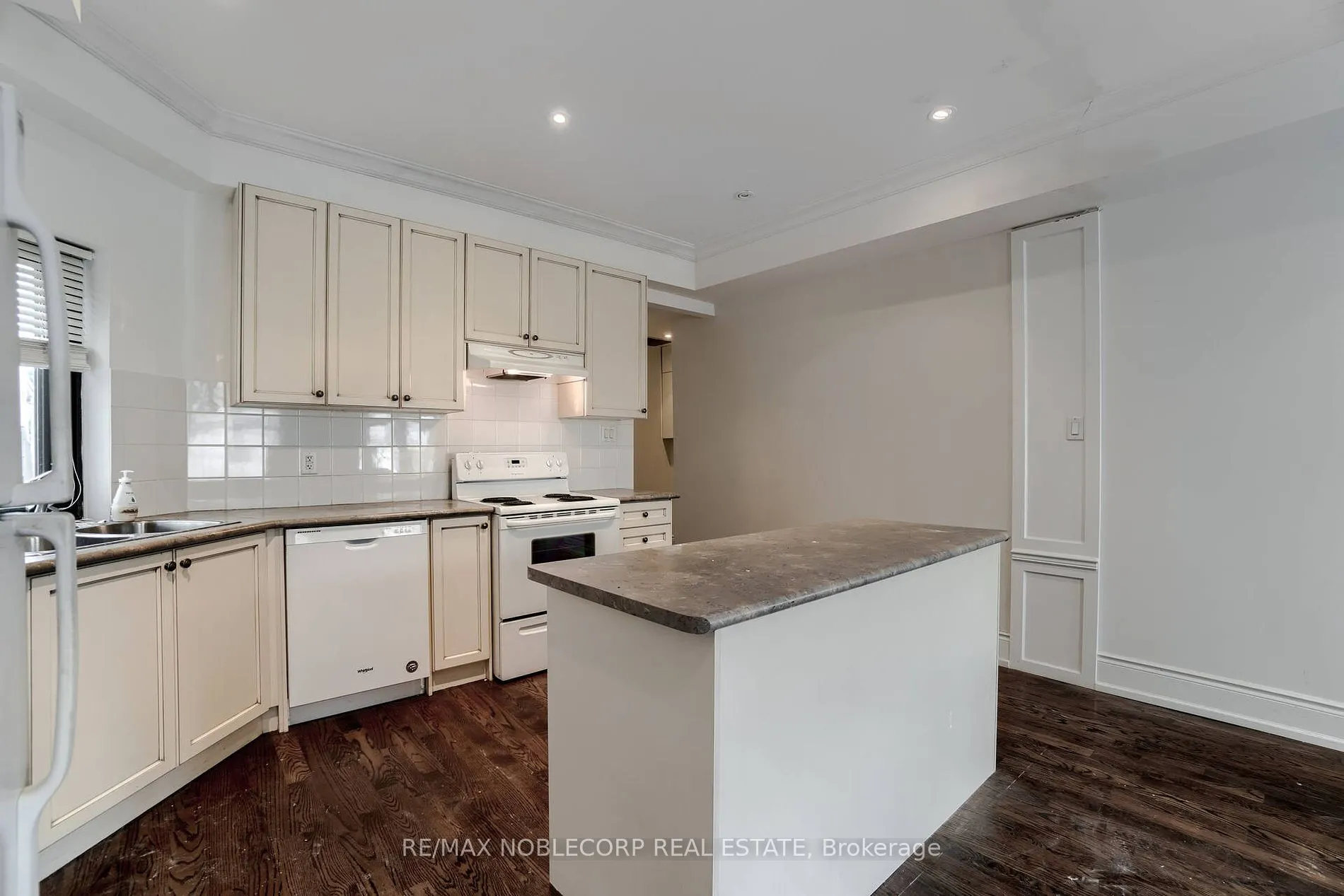 623 Mount Pleasant Rd, #Upper A
