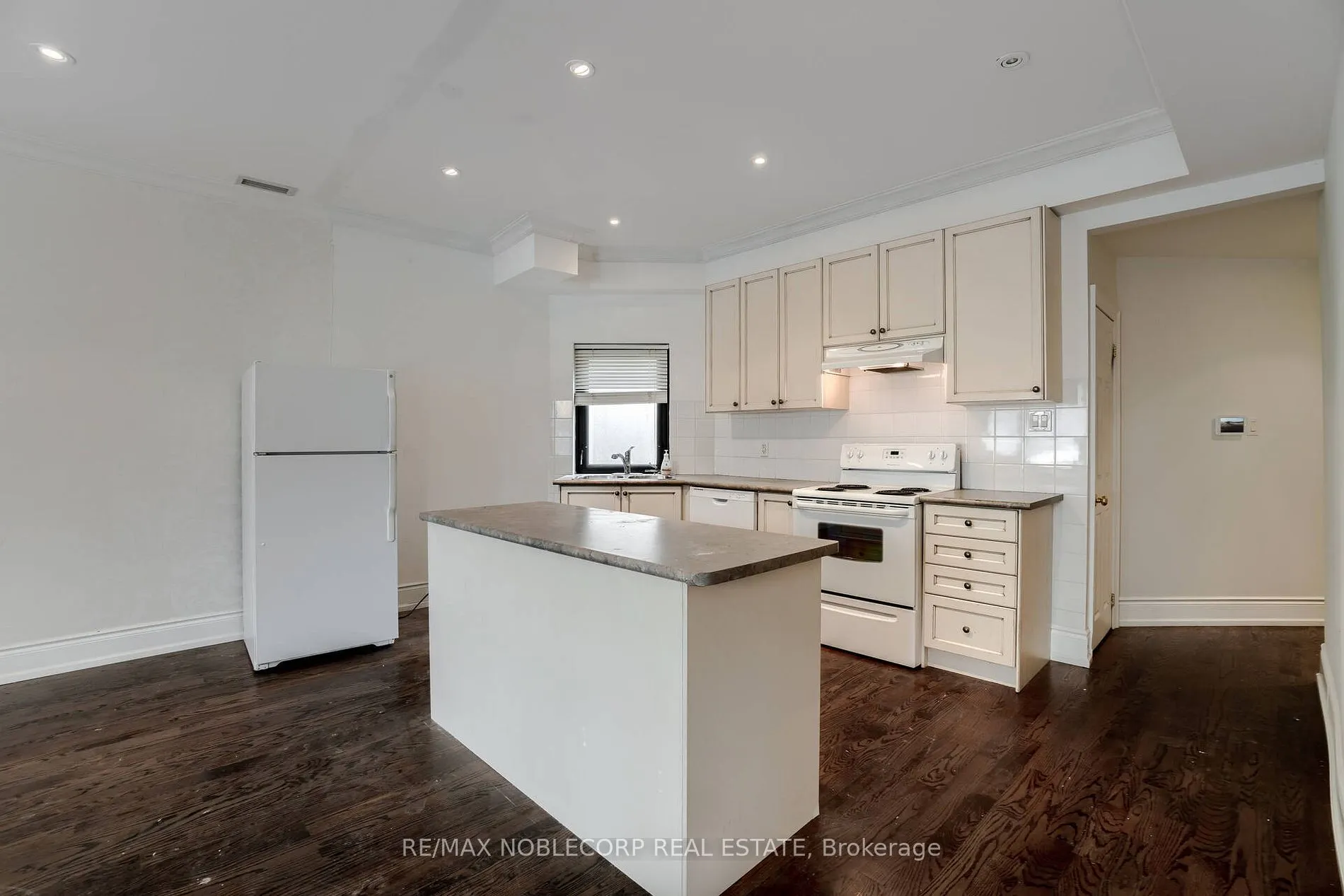 623 Mount Pleasant Rd, #Upper A
