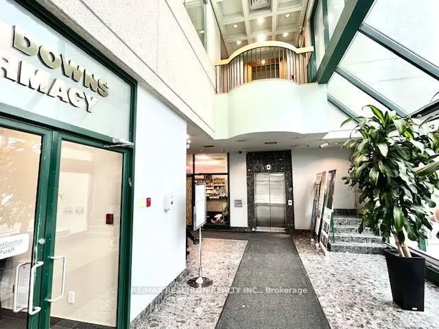 3910 Bathurst Street, #207