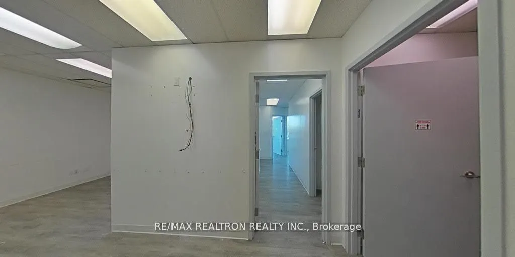 3910 Bathurst Street, #207