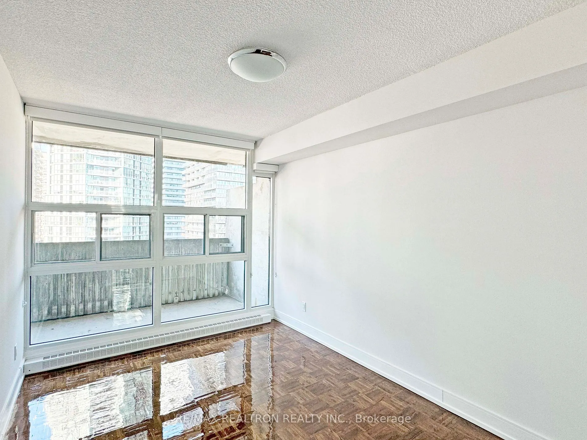 33 Isabella St, #2511