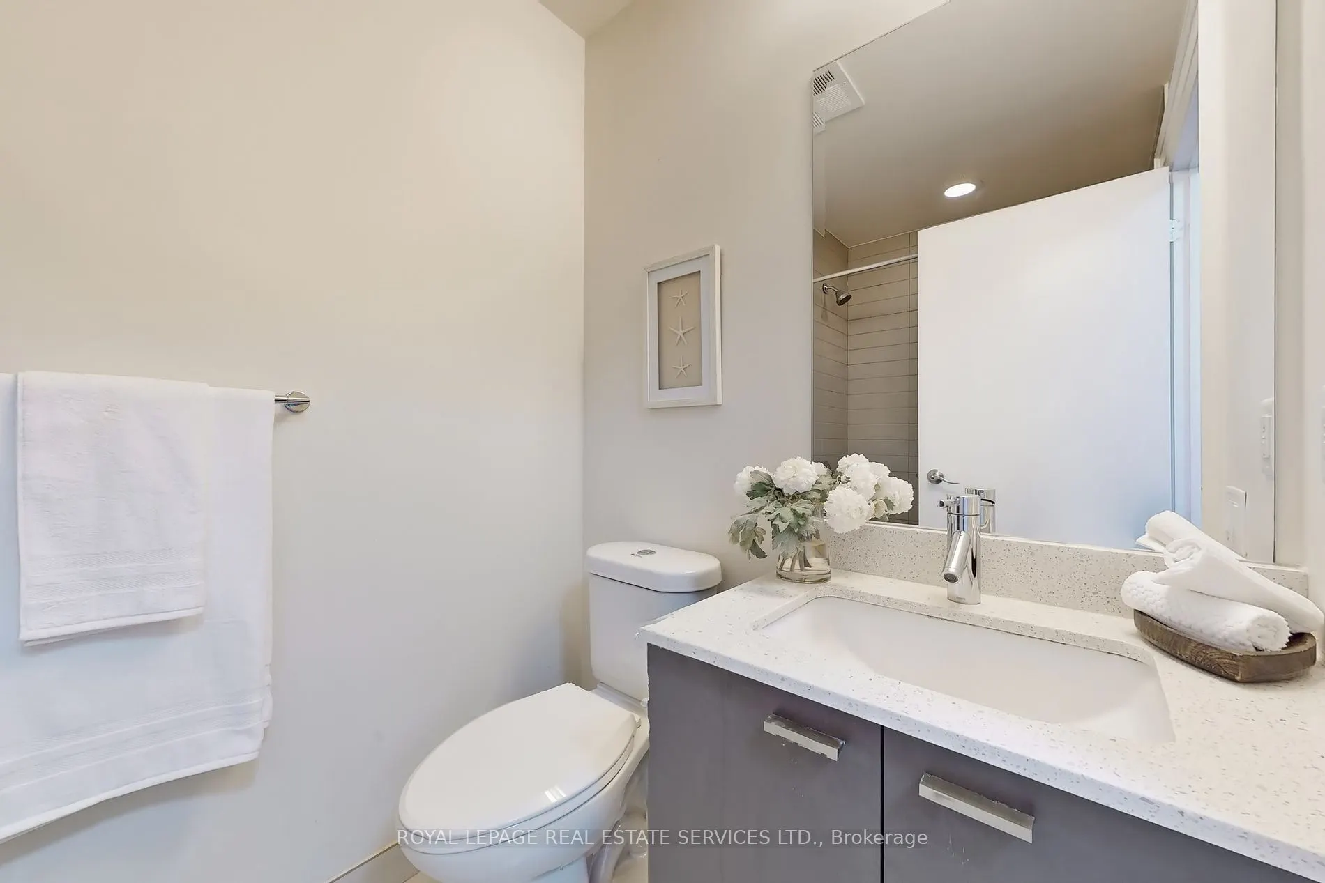 30 Roehampton Ave, #413
