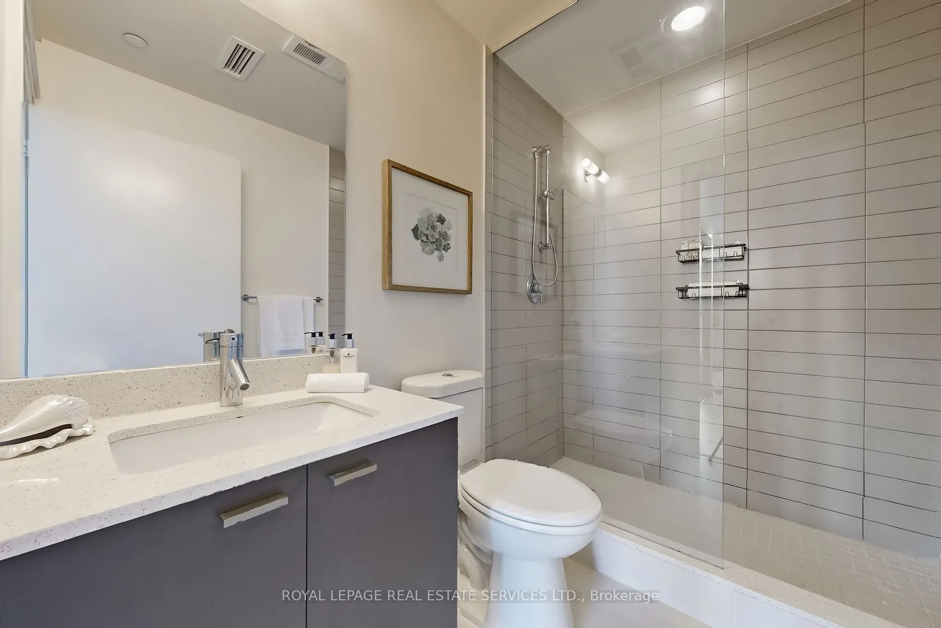 30 Roehampton Ave, #413