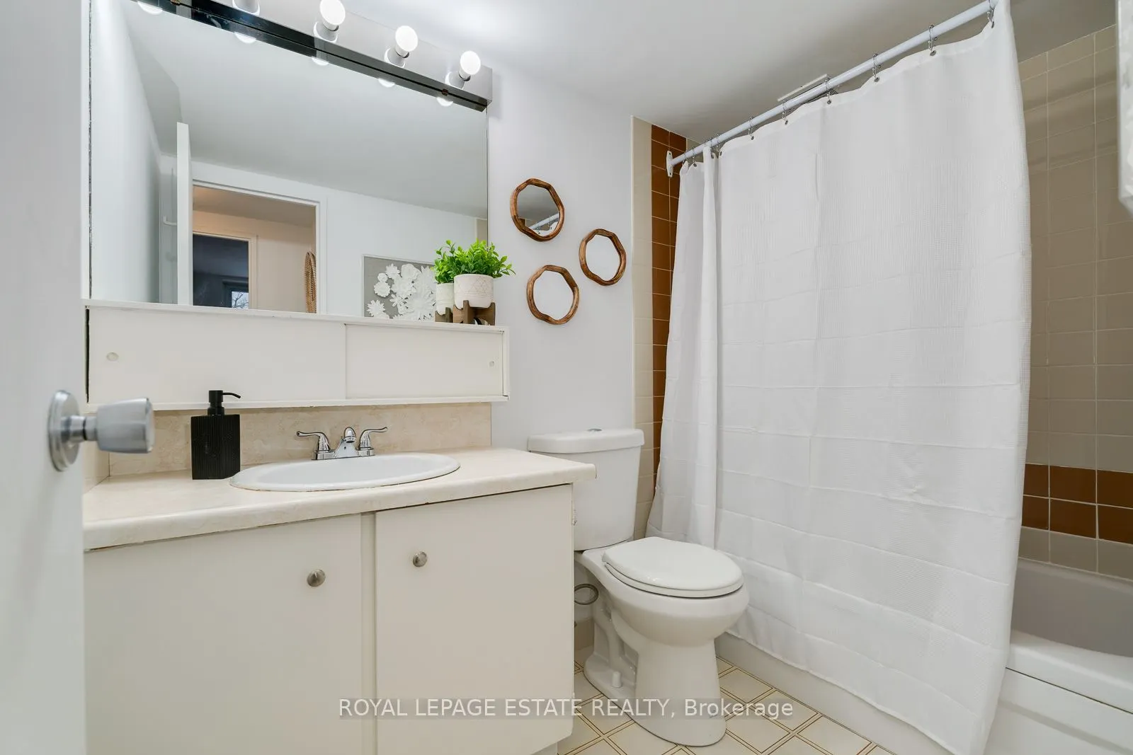 40 Sunrise Ave, #110