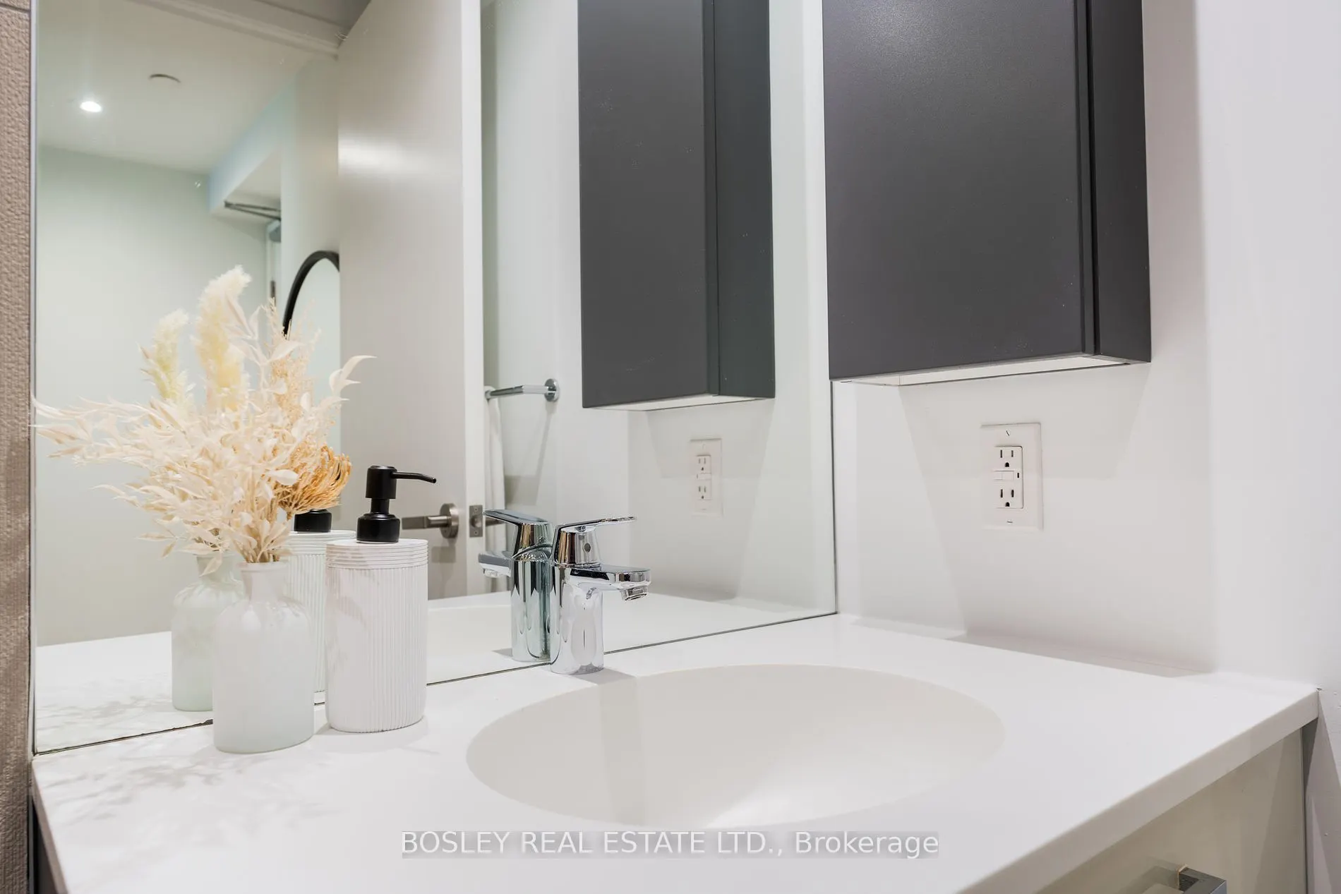 15 Grenville St, #1206
