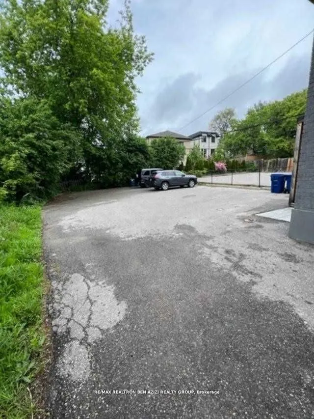 120 Sheppard Avenue W