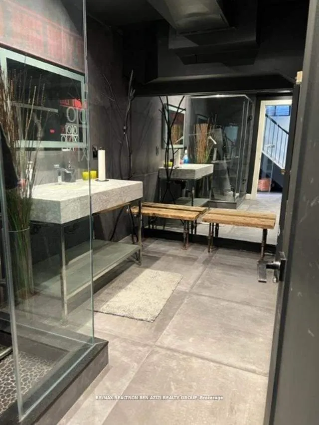 120 Sheppard Avenue W