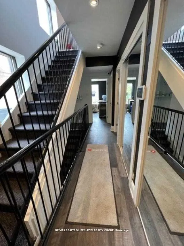 120 Sheppard Avenue W
