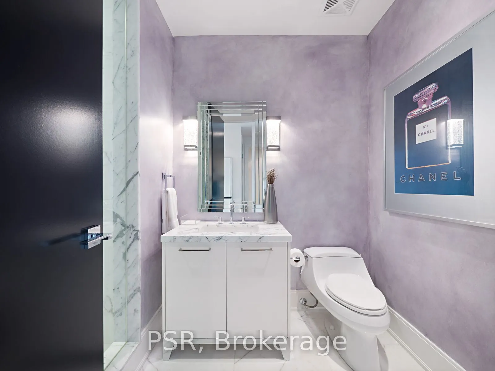 77 Charles St W, #906
