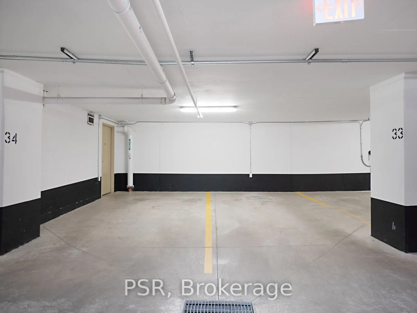 77 Charles St W, #906