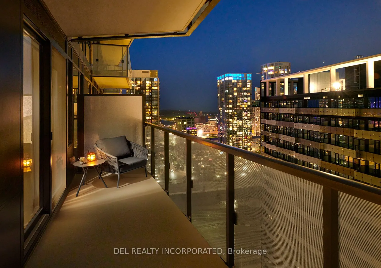 470 Front St W, #2105