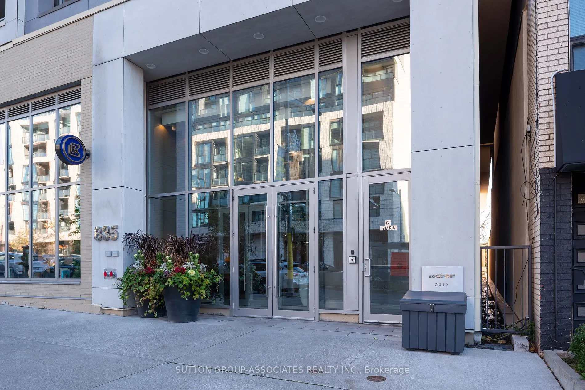 835 St Clair Ave W, #413