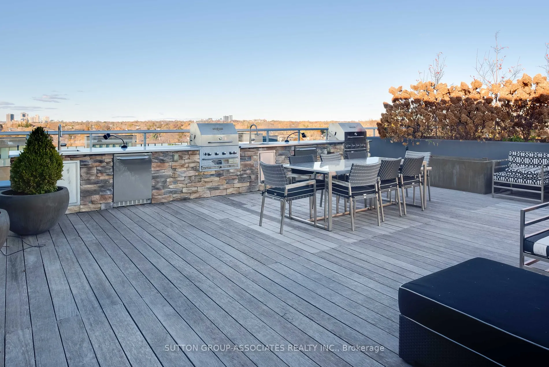 835 St Clair Ave W, #413