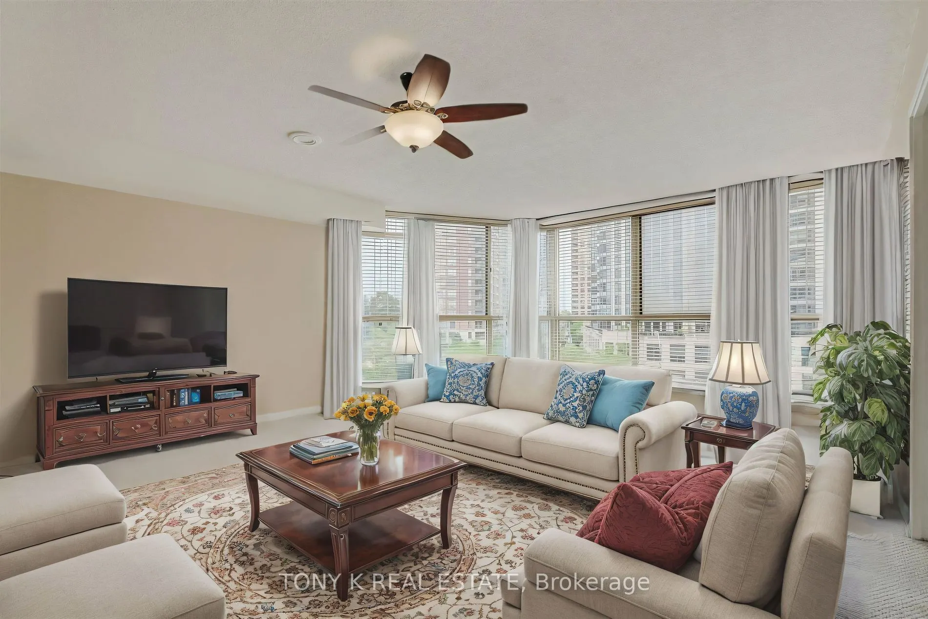 5444 Yonge St, #502A
