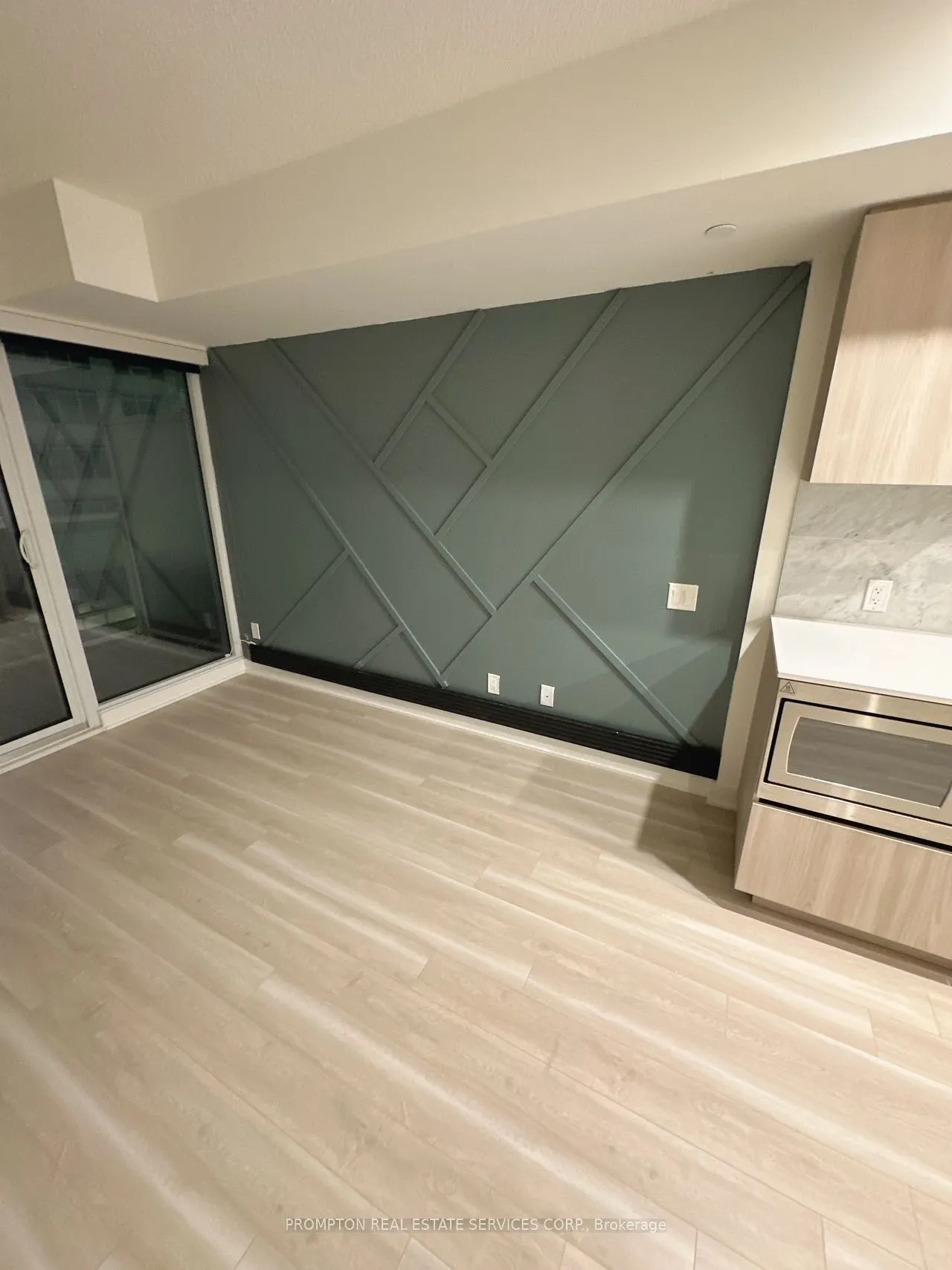 19 Bathurst St, #707