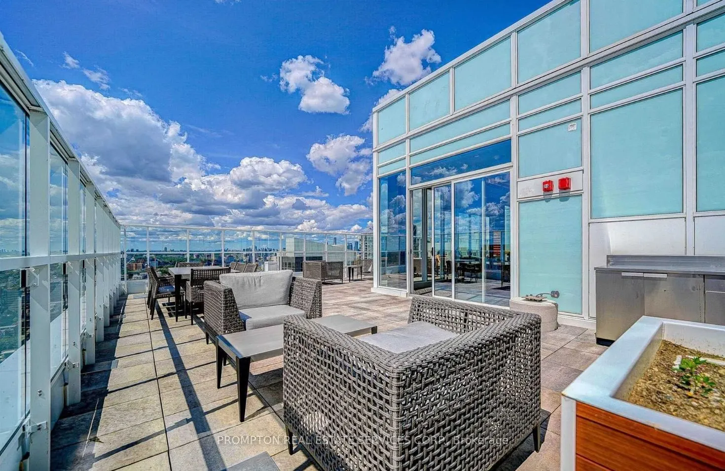 19 Bathurst St, #707