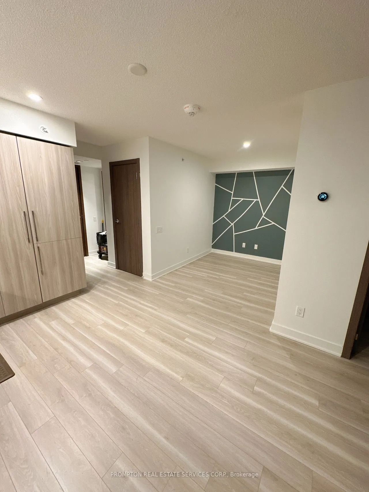 19 Bathurst St, #707