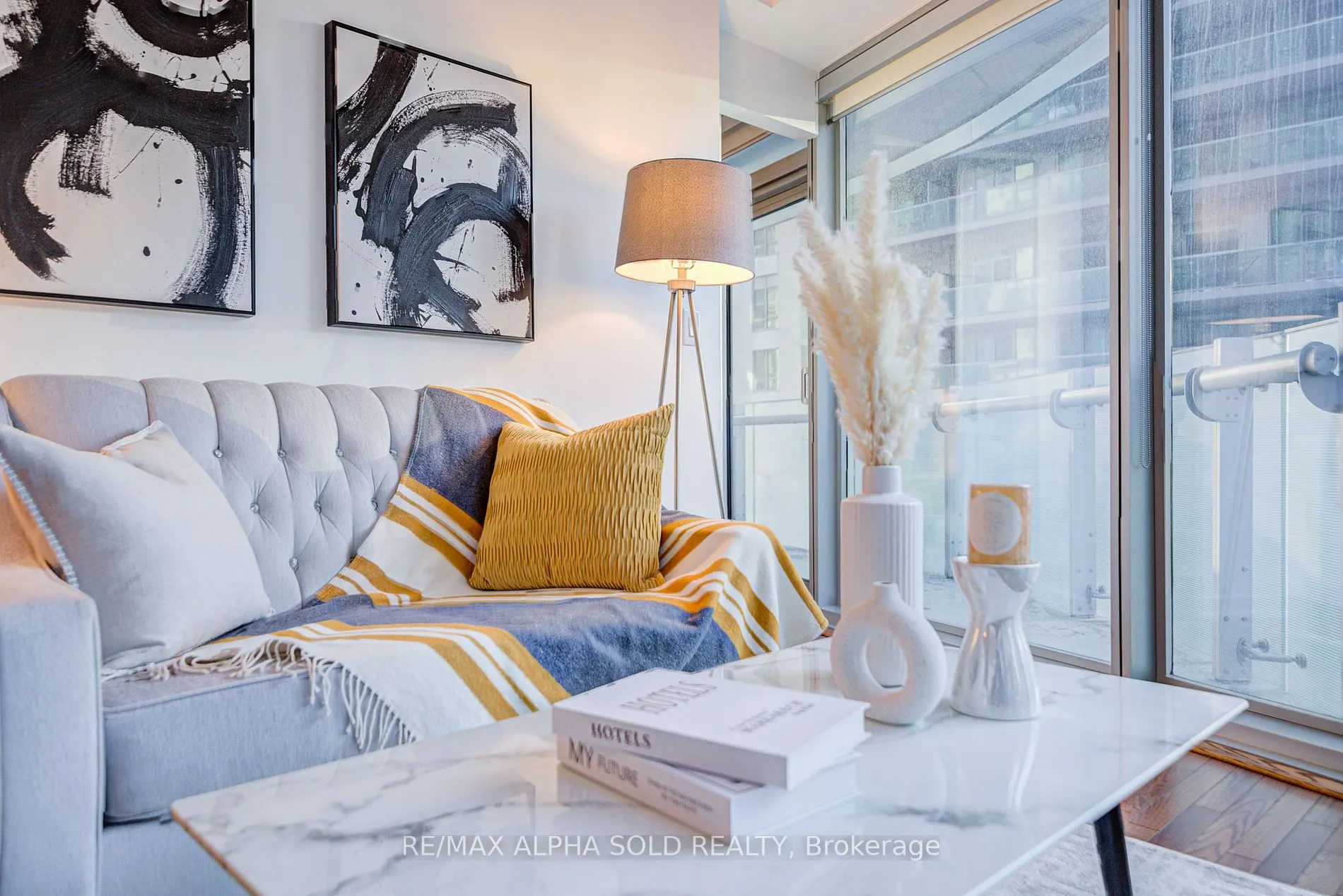 12 York St, #707
