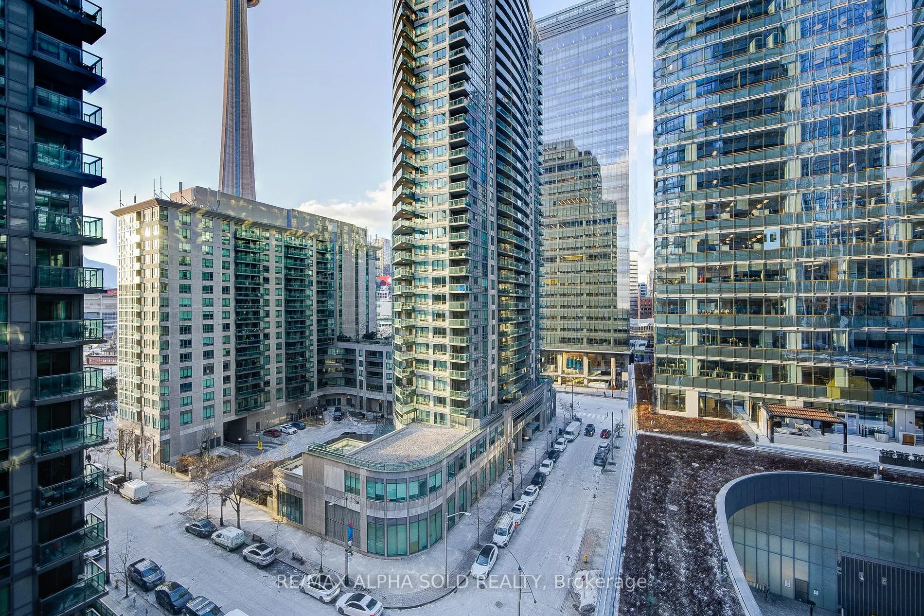 12 York St, #707