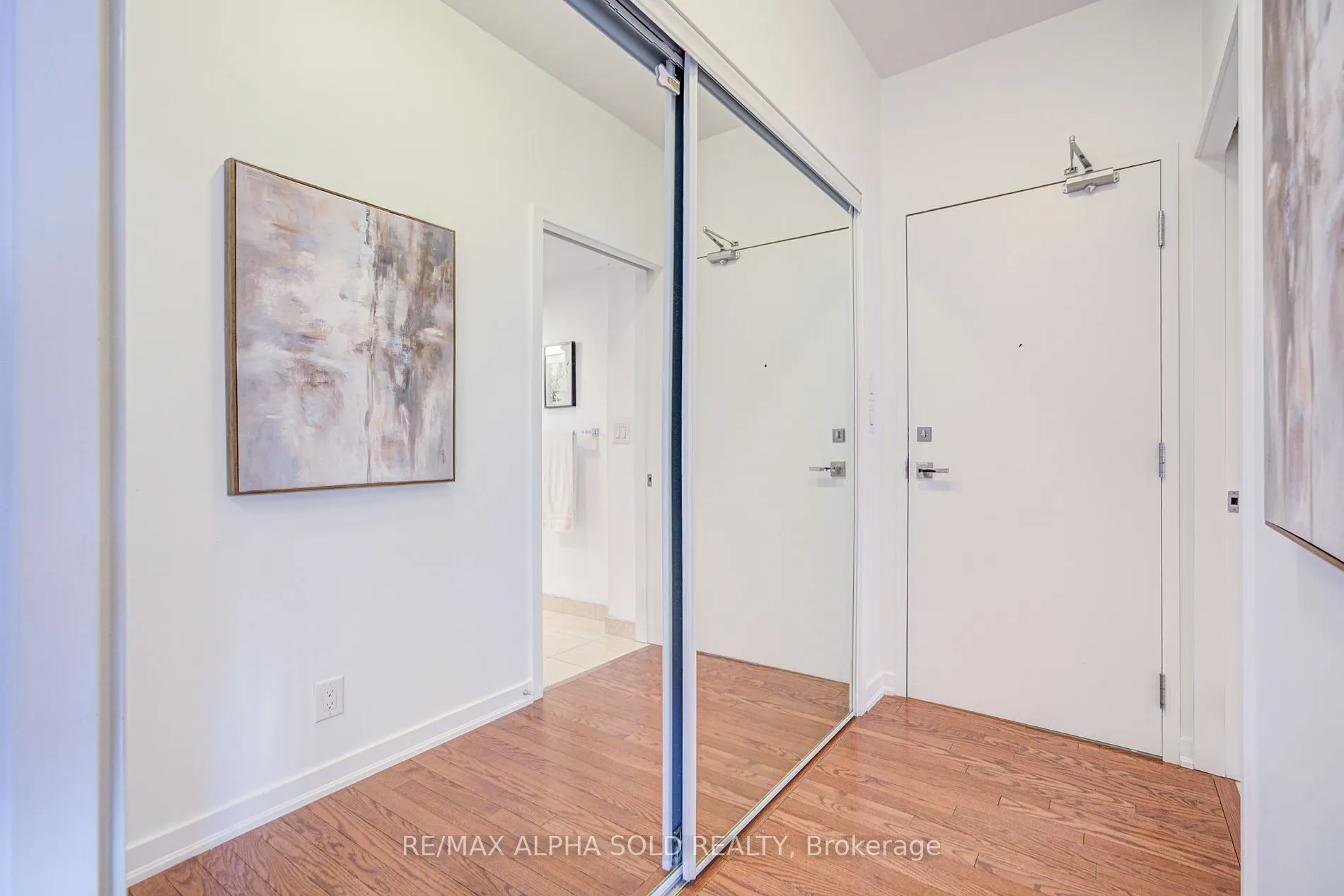 12 York St, #707