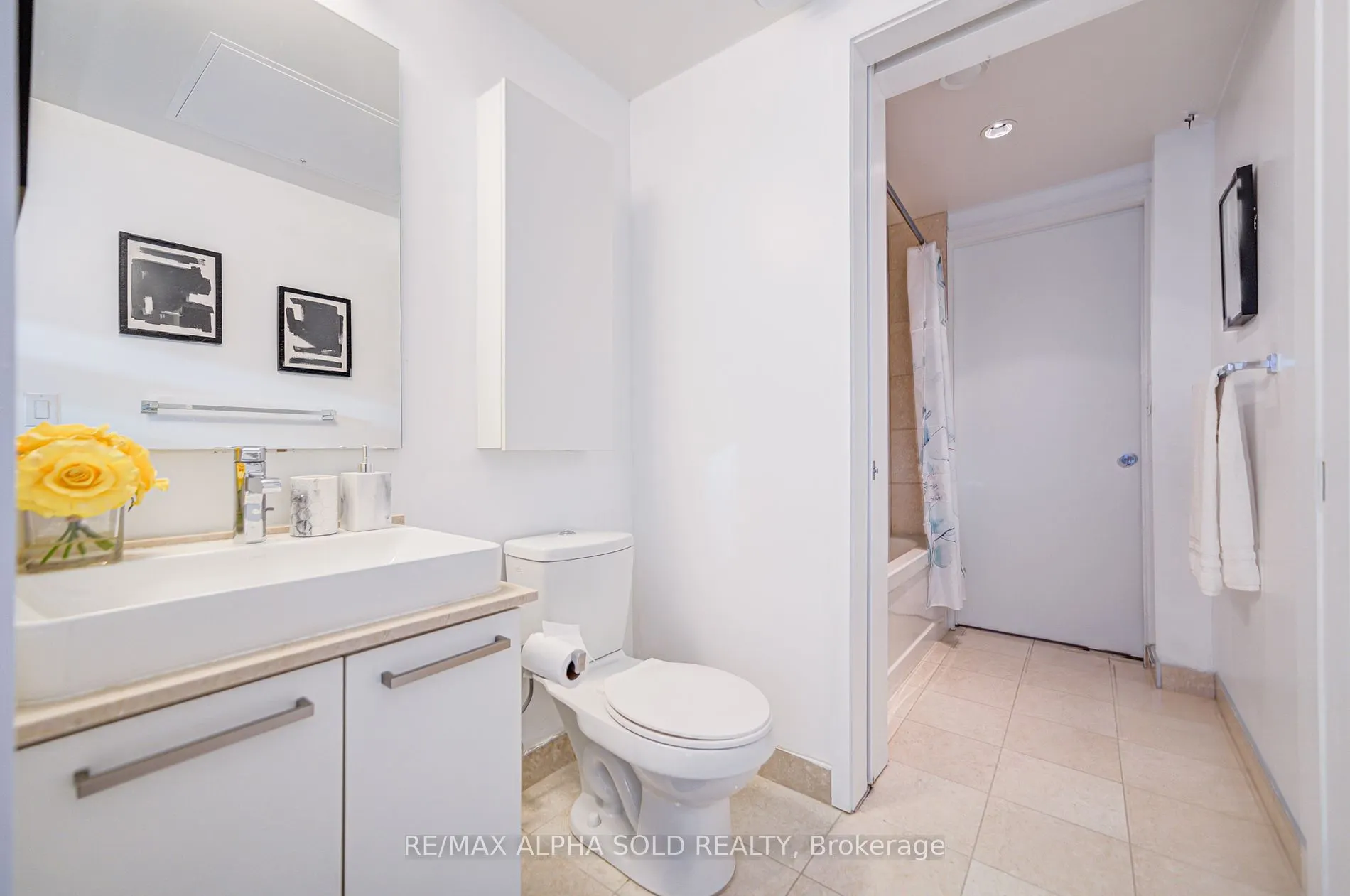 12 York St, #707
