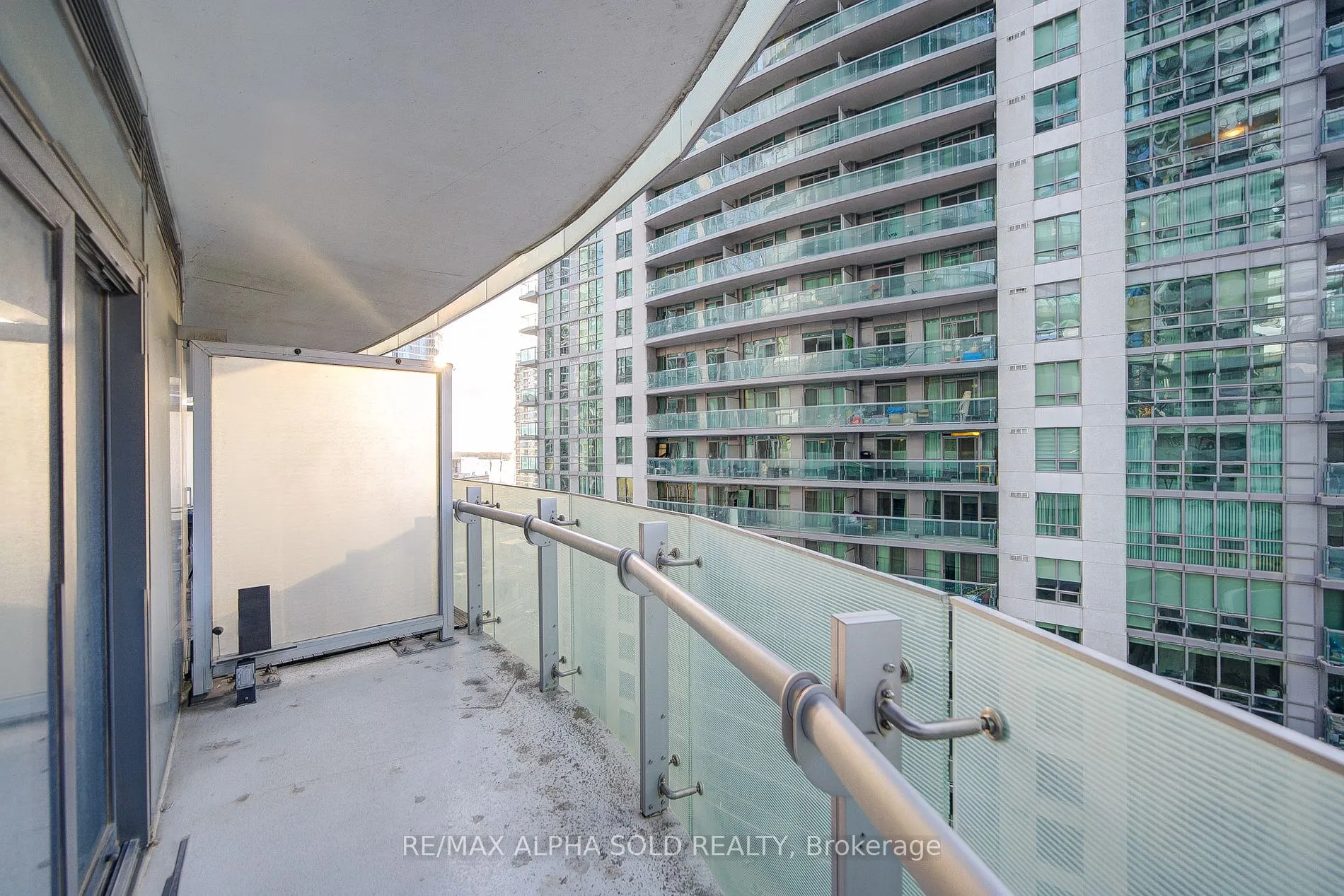 12 York St, #707