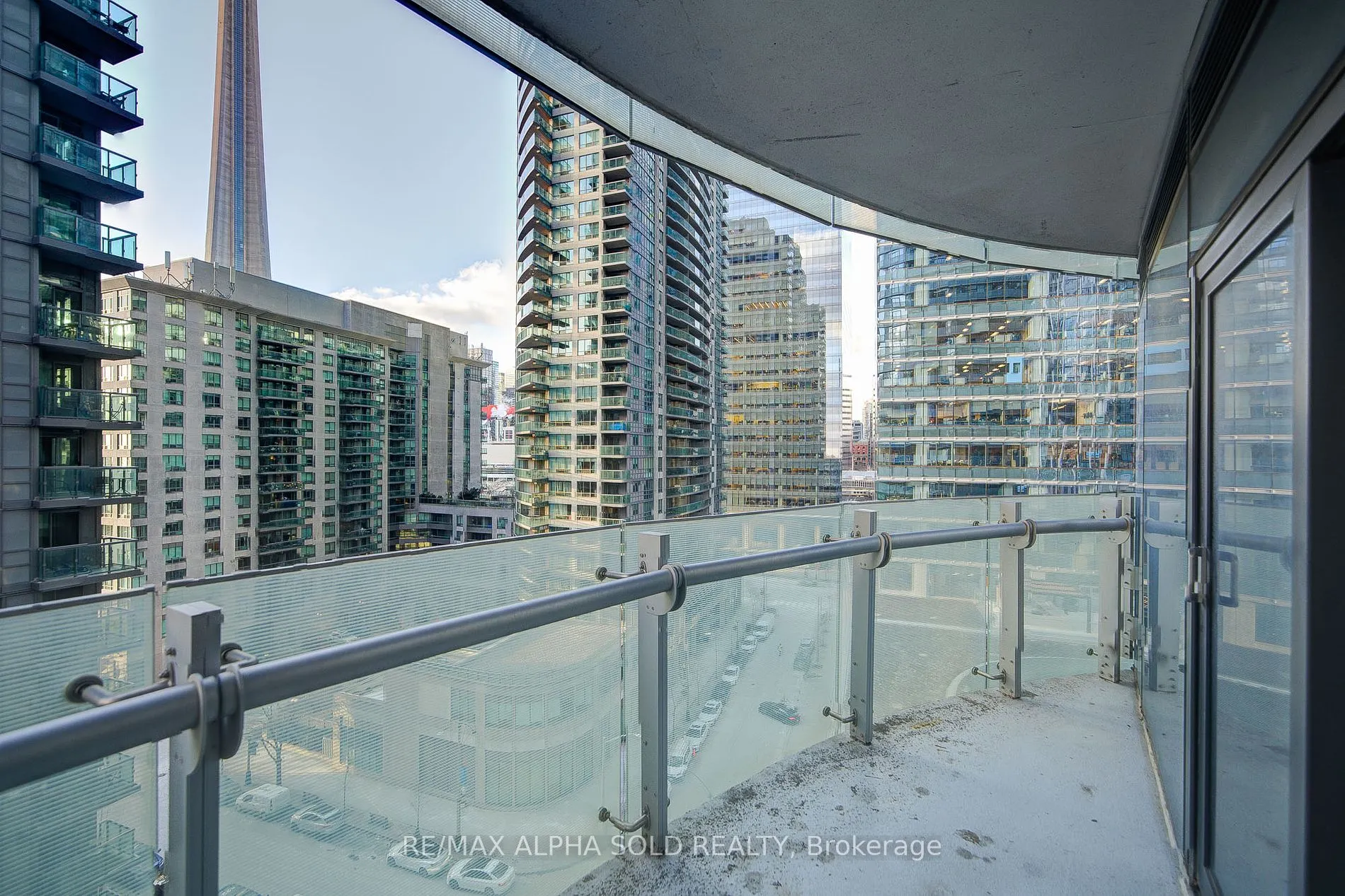 12 York St, #707