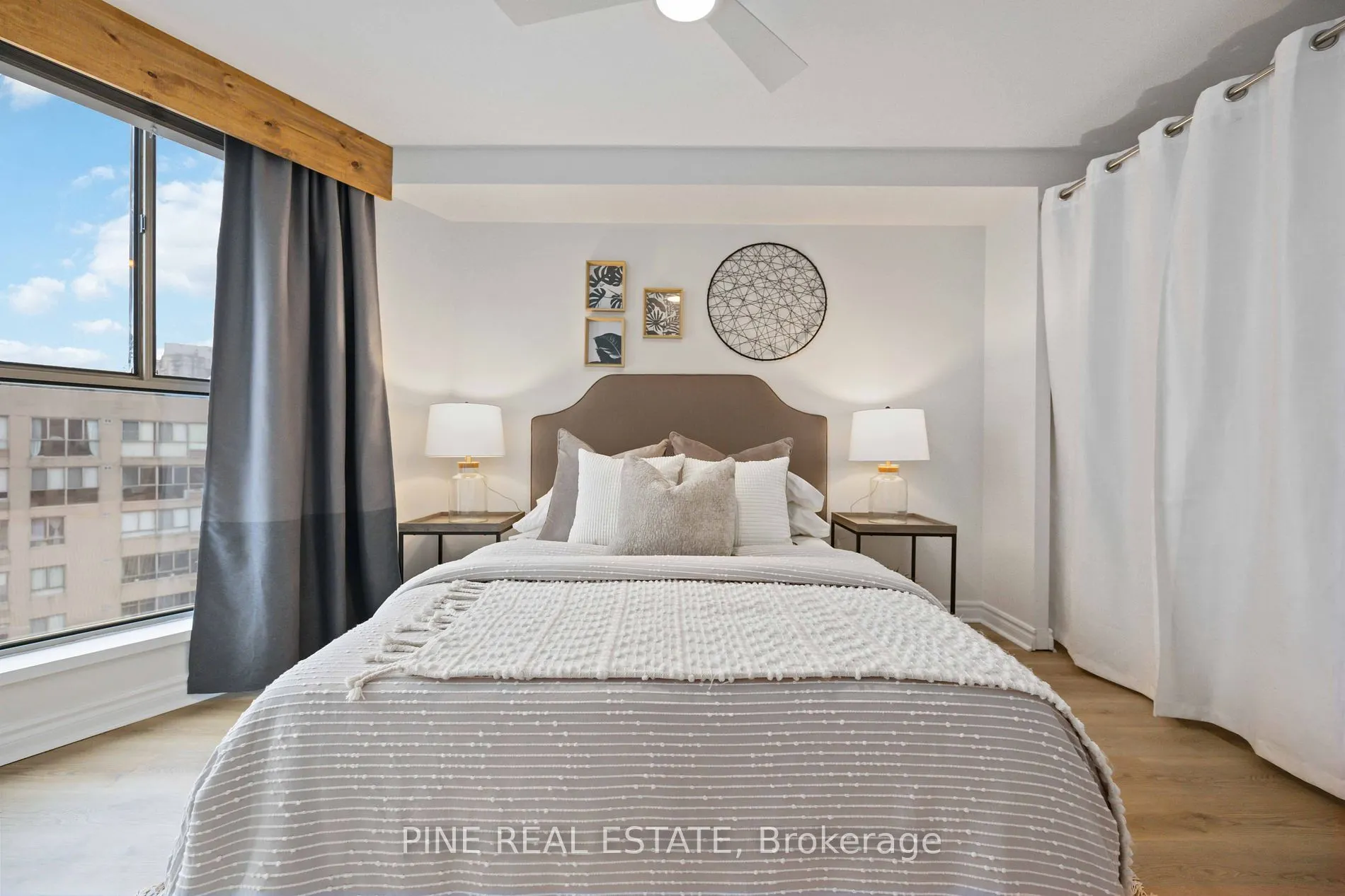 260 Queens Quay W, #3103