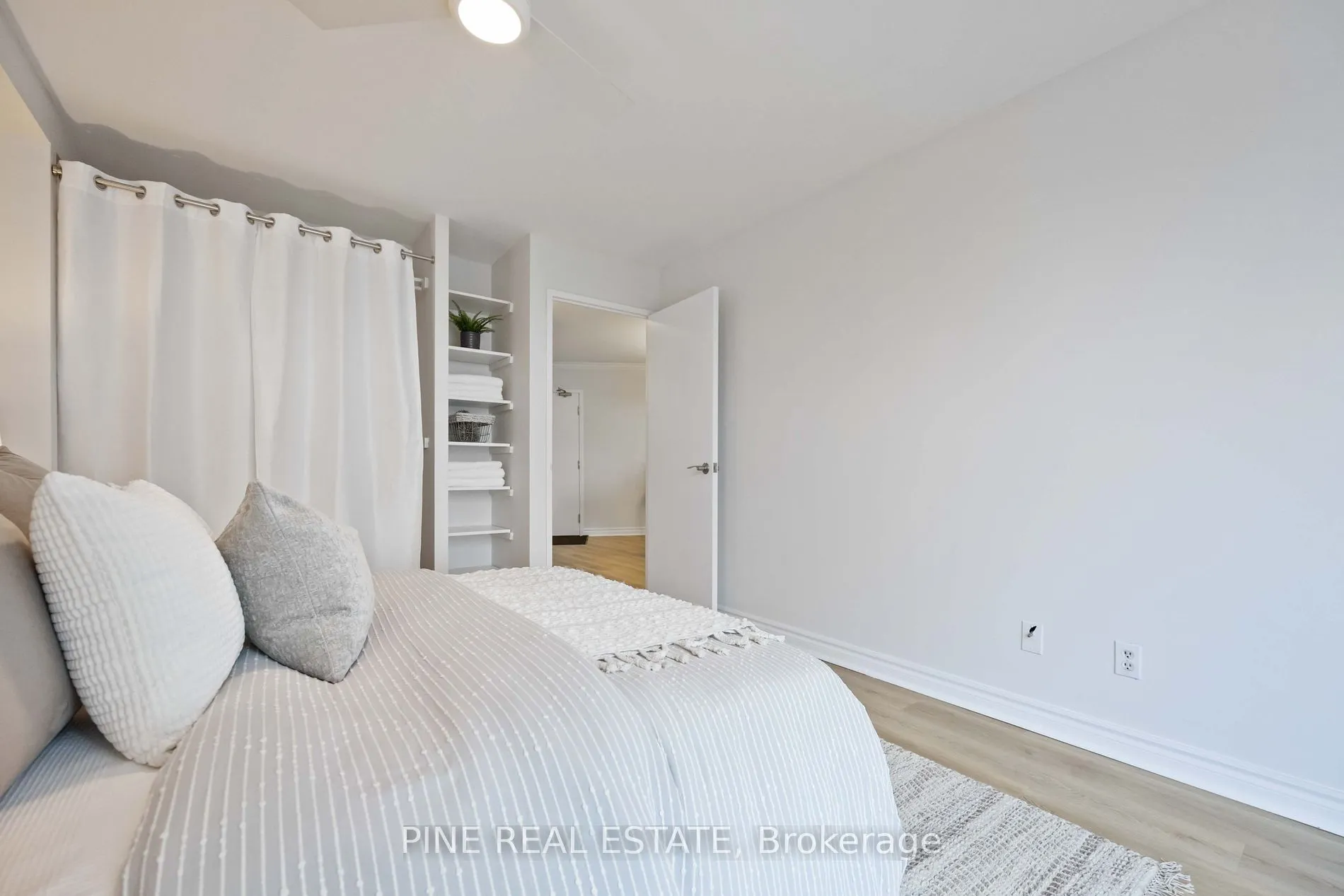 260 Queens Quay W, #3103