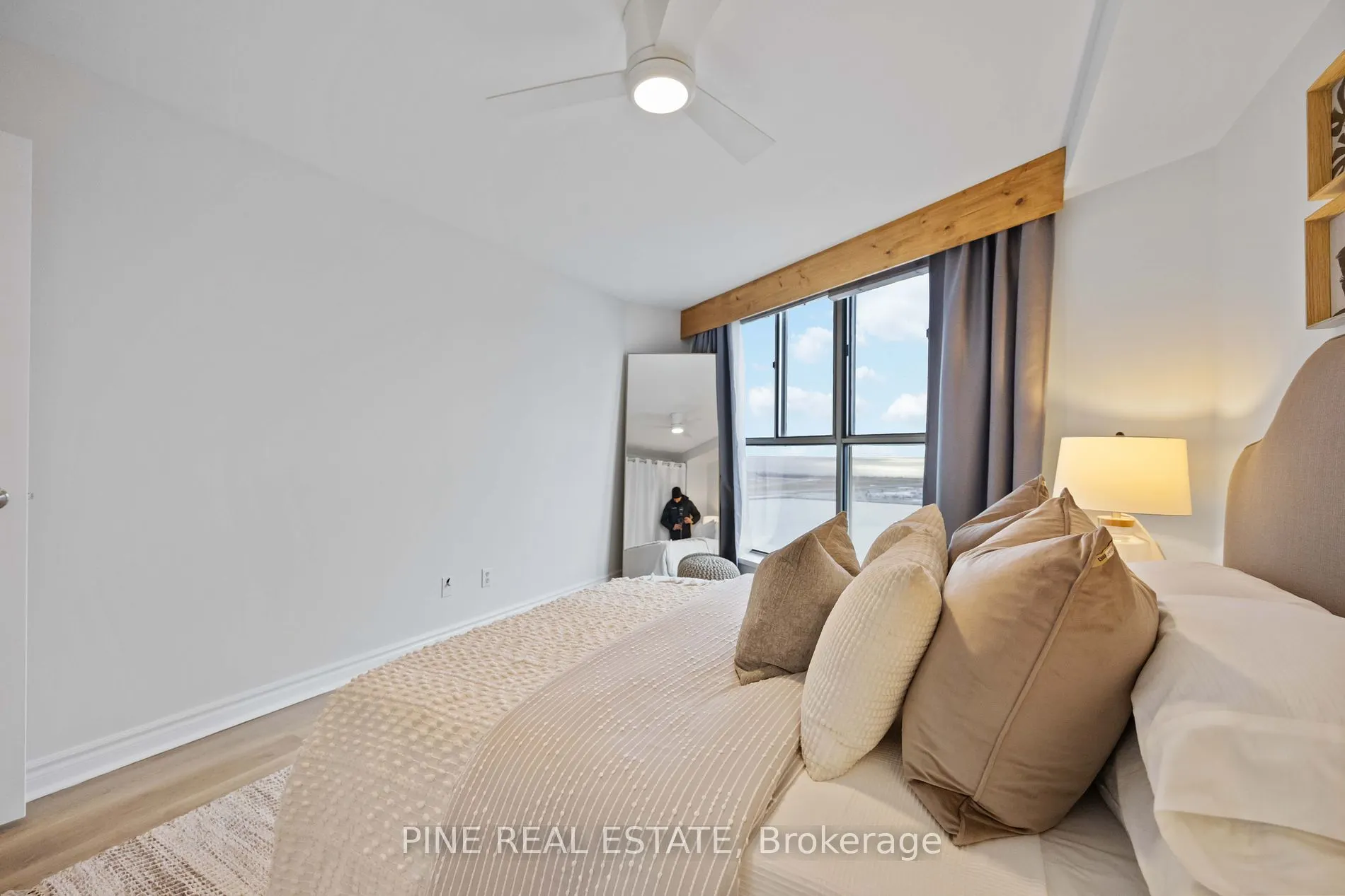 260 Queens Quay W, #3103