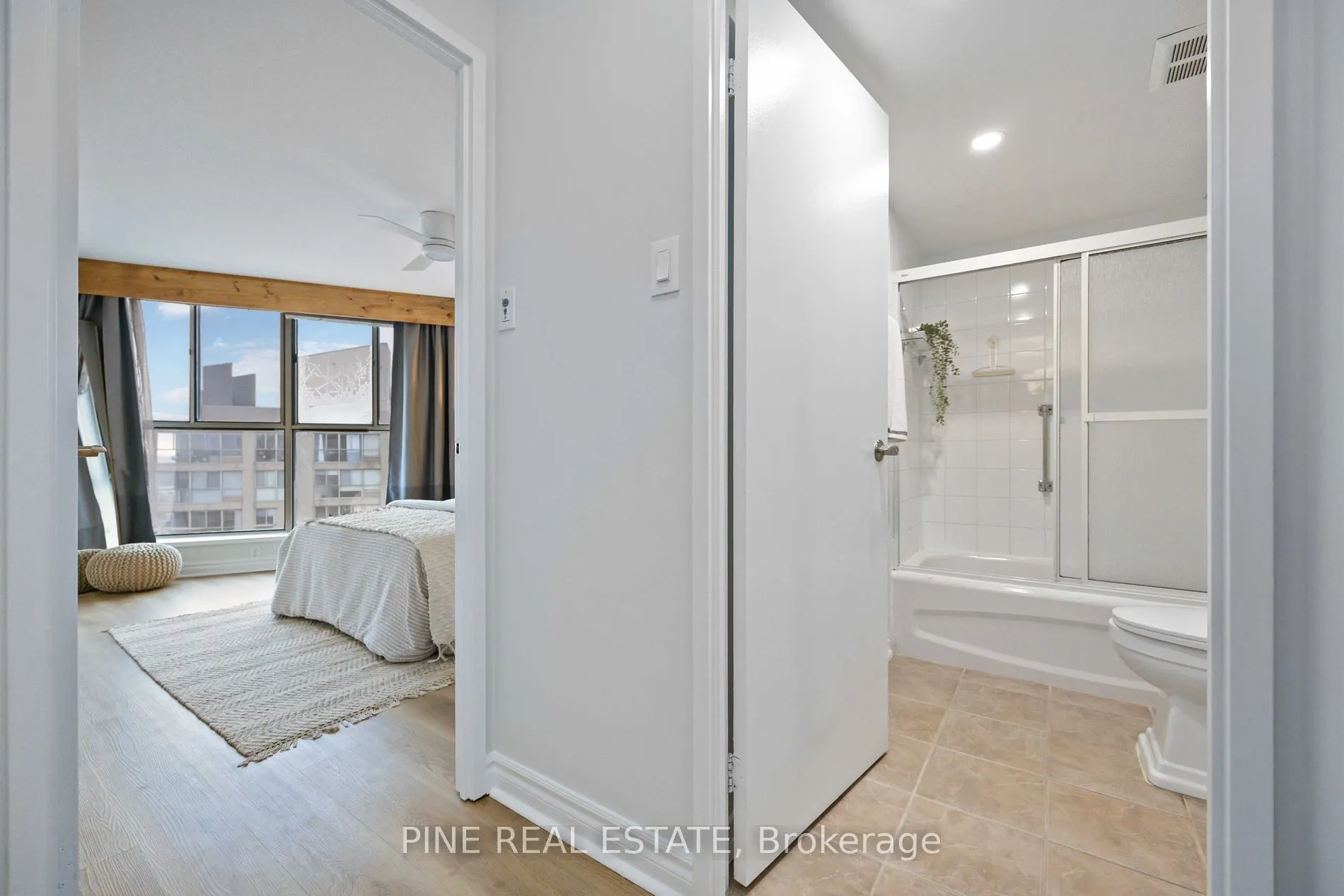 260 Queens Quay W, #3103