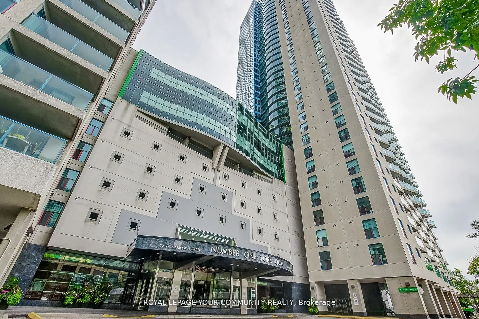 77 Harbour Sq W, #809