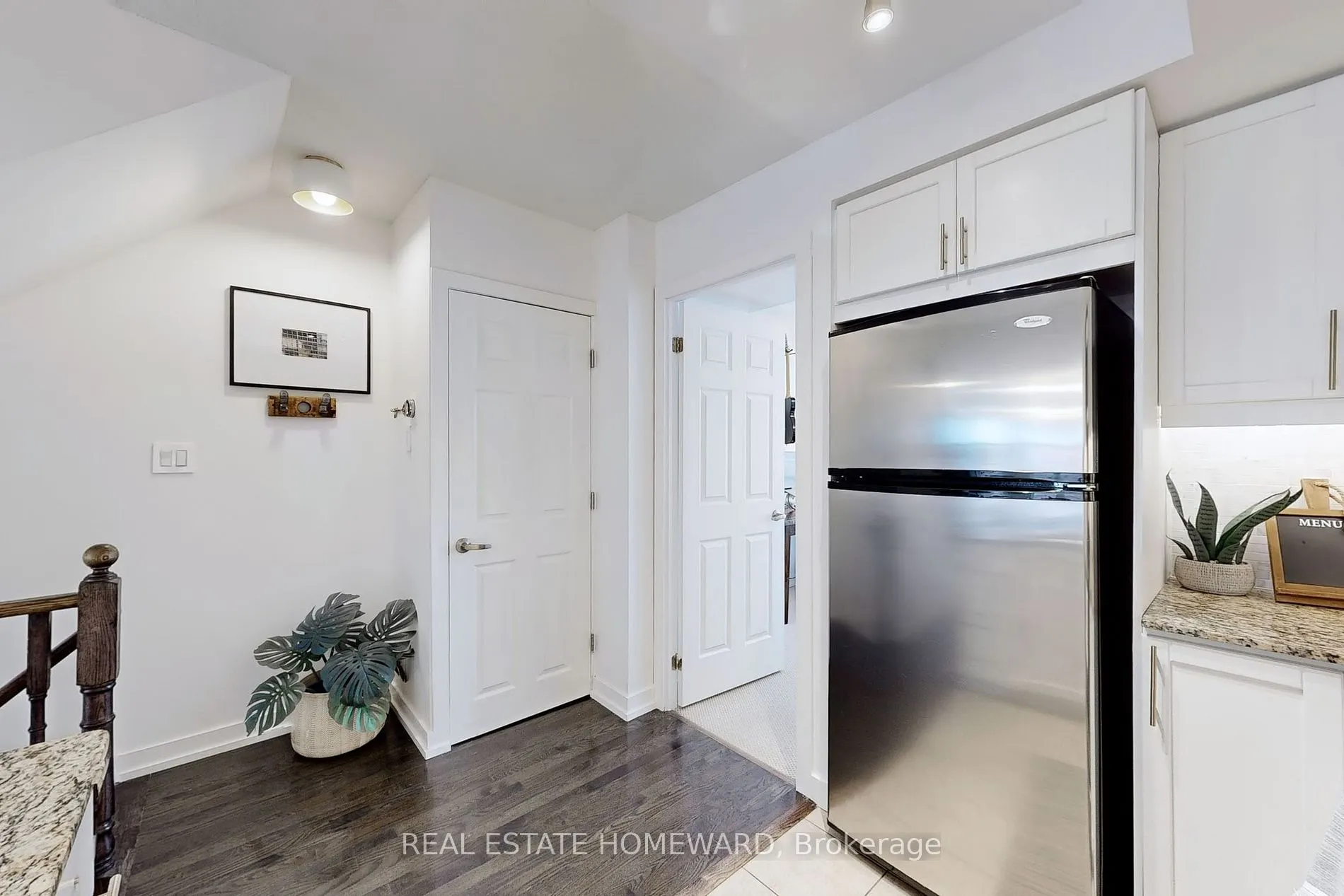 21 Ruttan St, #240