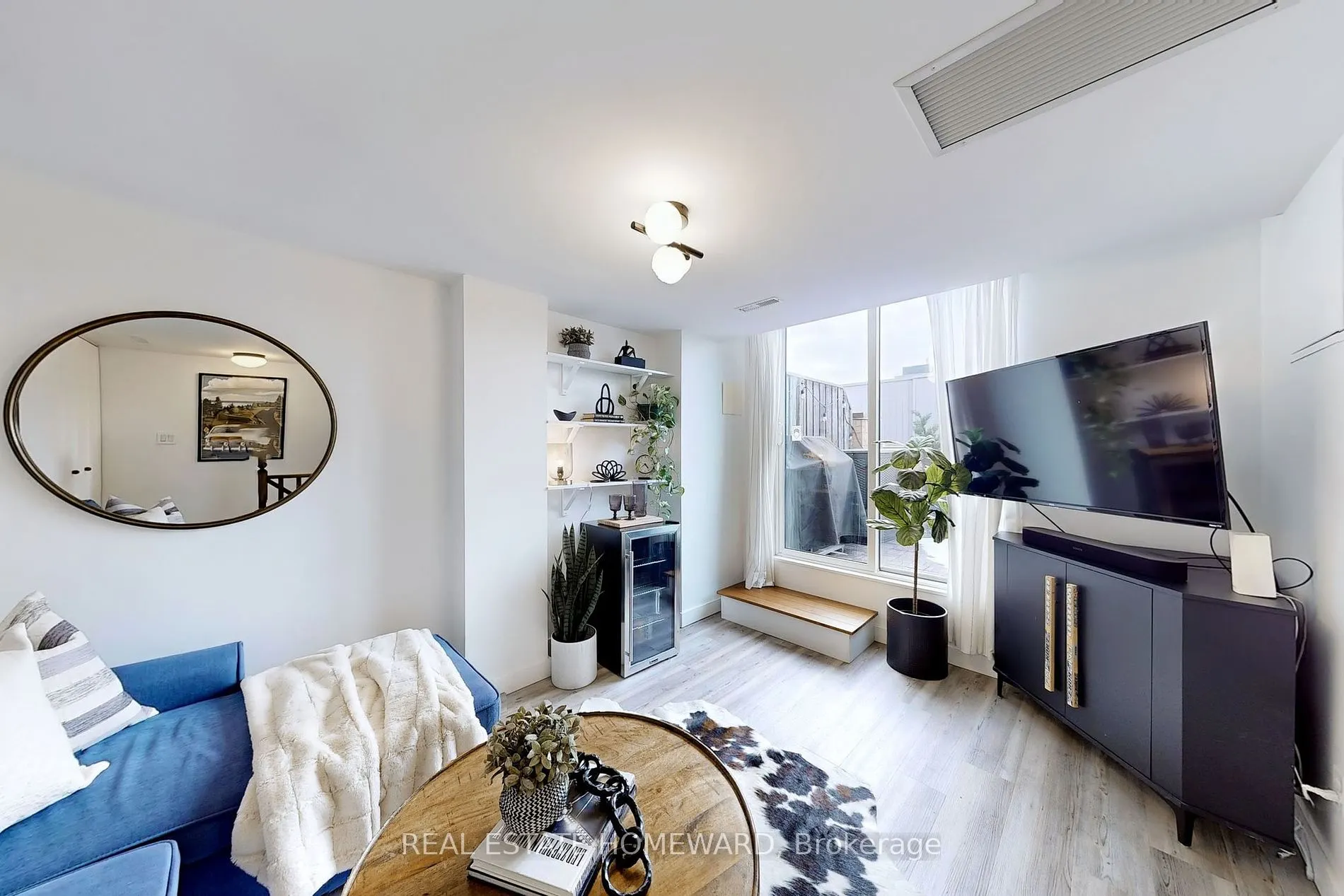 21 Ruttan St, #240