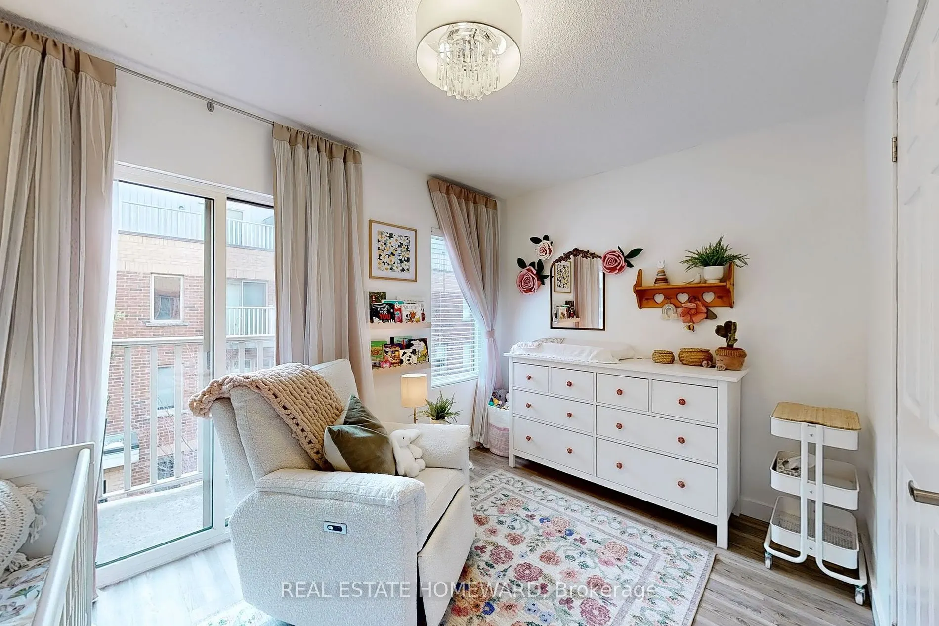 21 Ruttan St, #240
