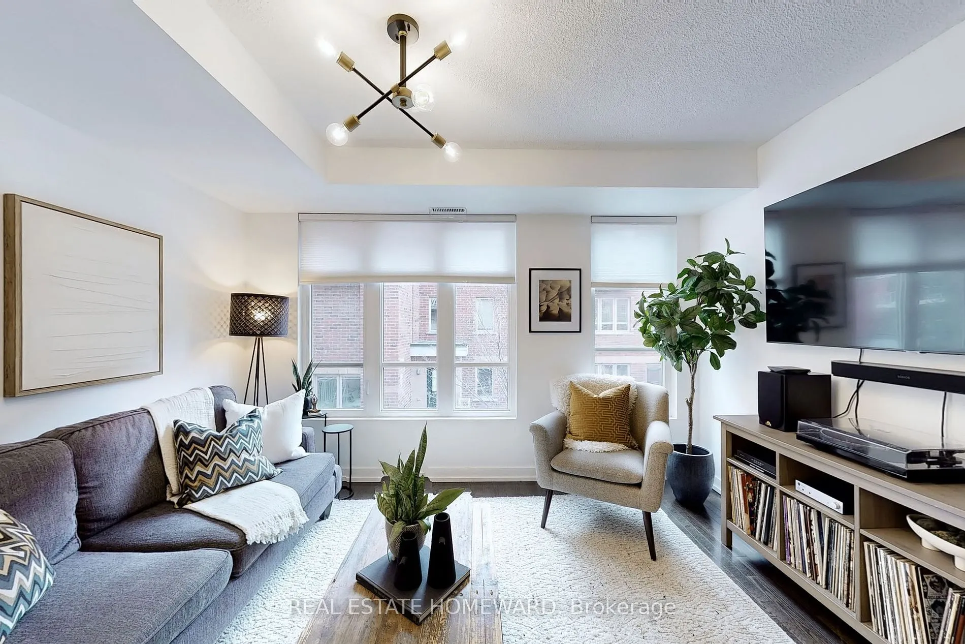 21 Ruttan St, #240