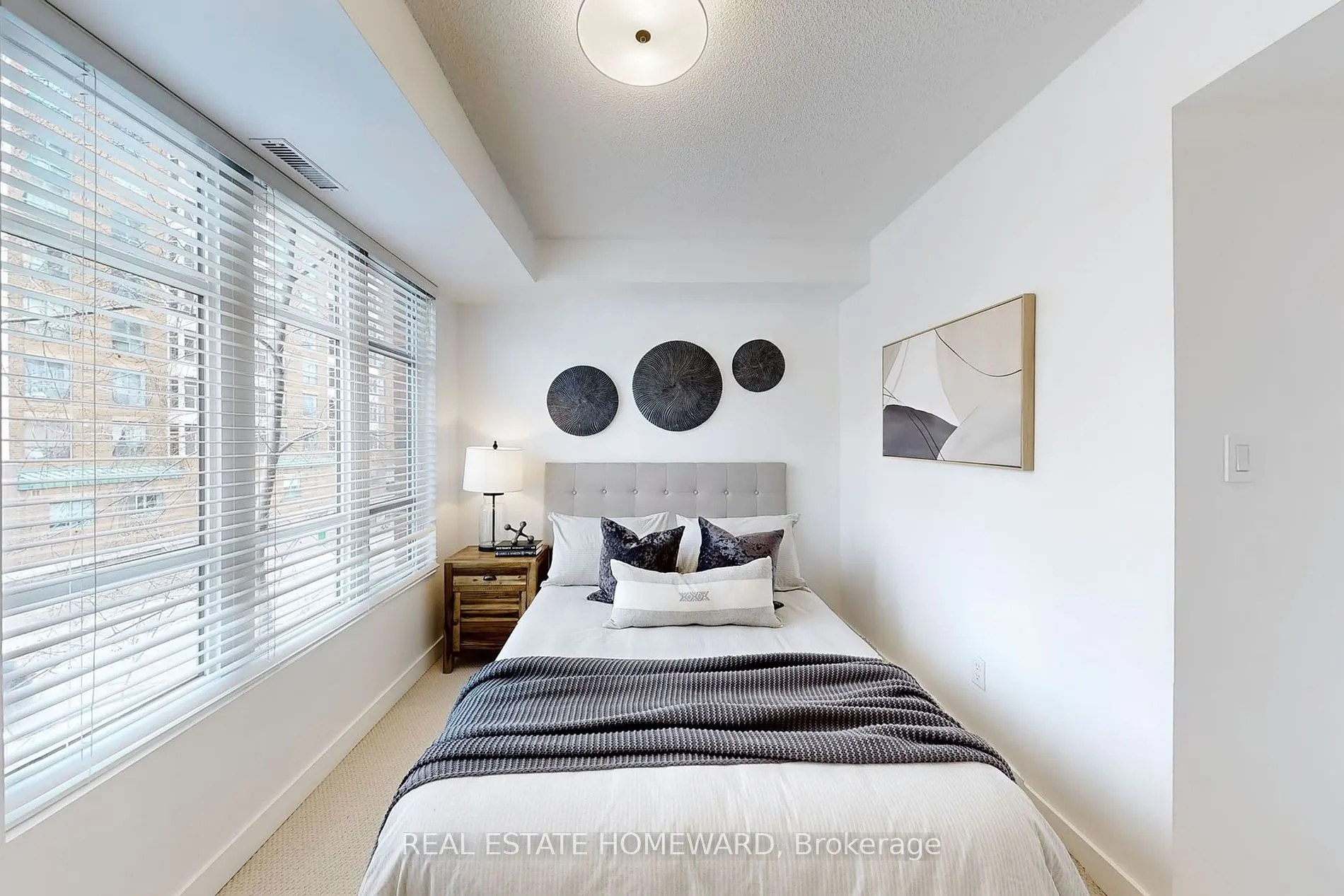 21 Ruttan St, #240