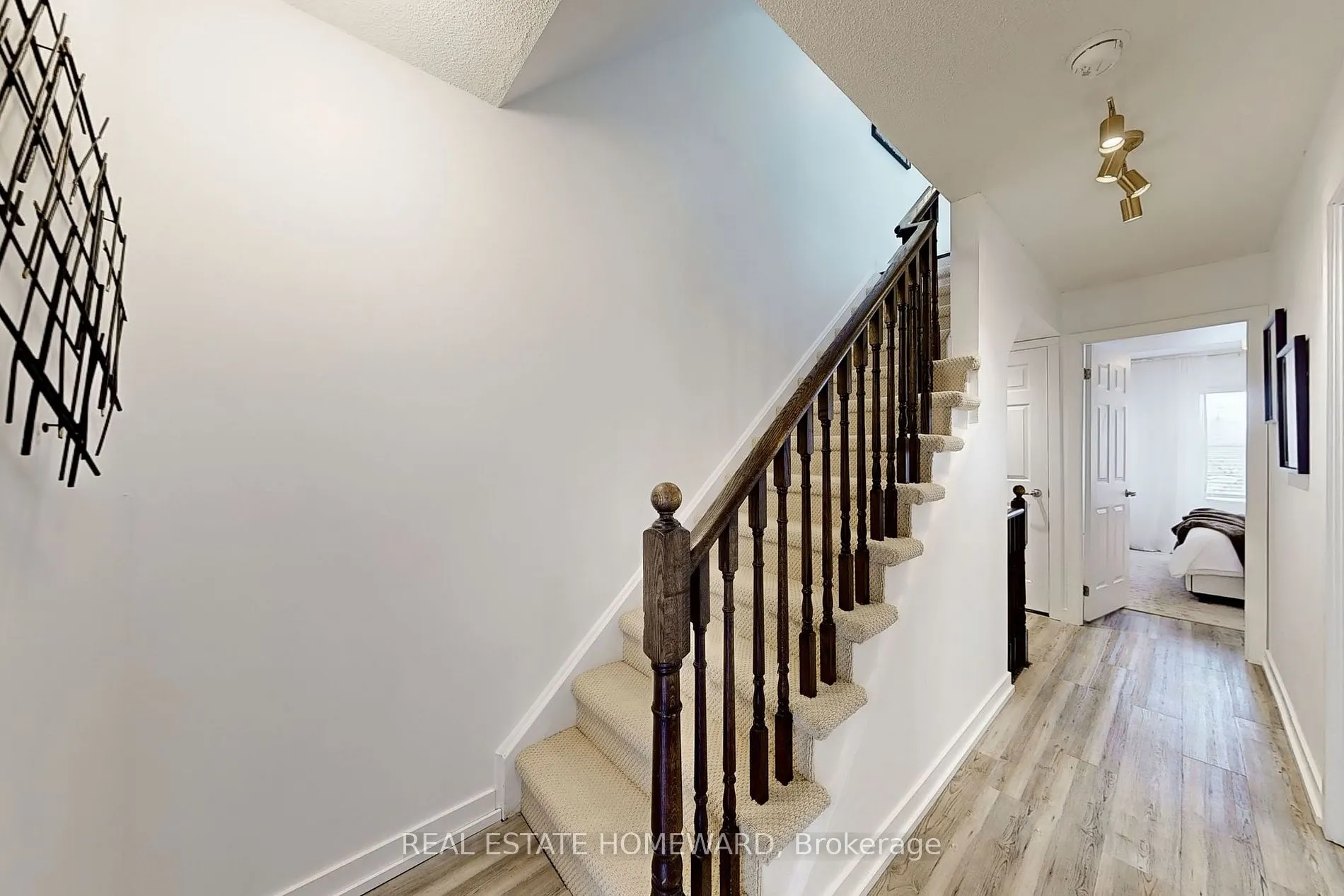 21 Ruttan St, #240