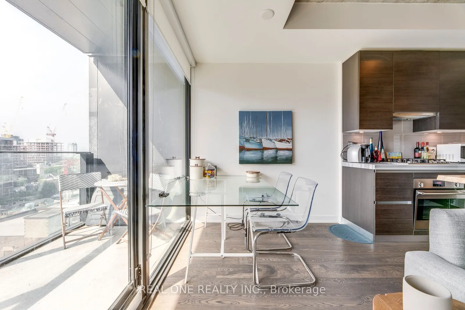 629 King St W, #913