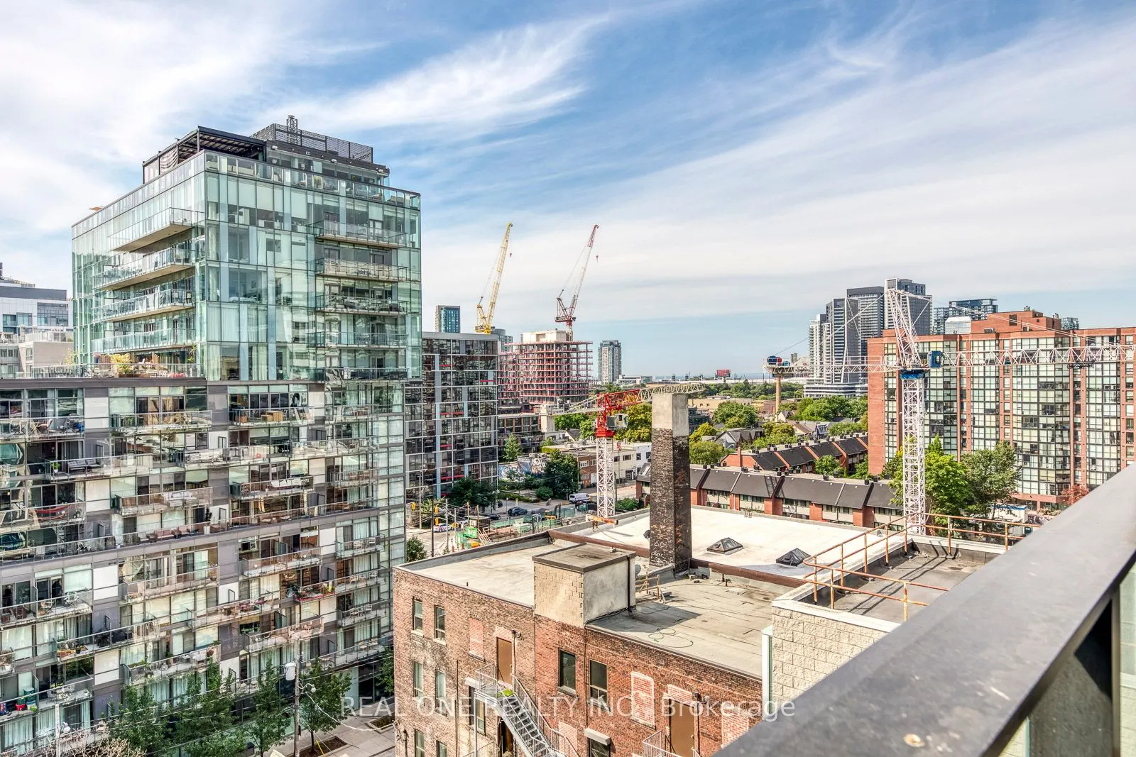 629 King St W, #913