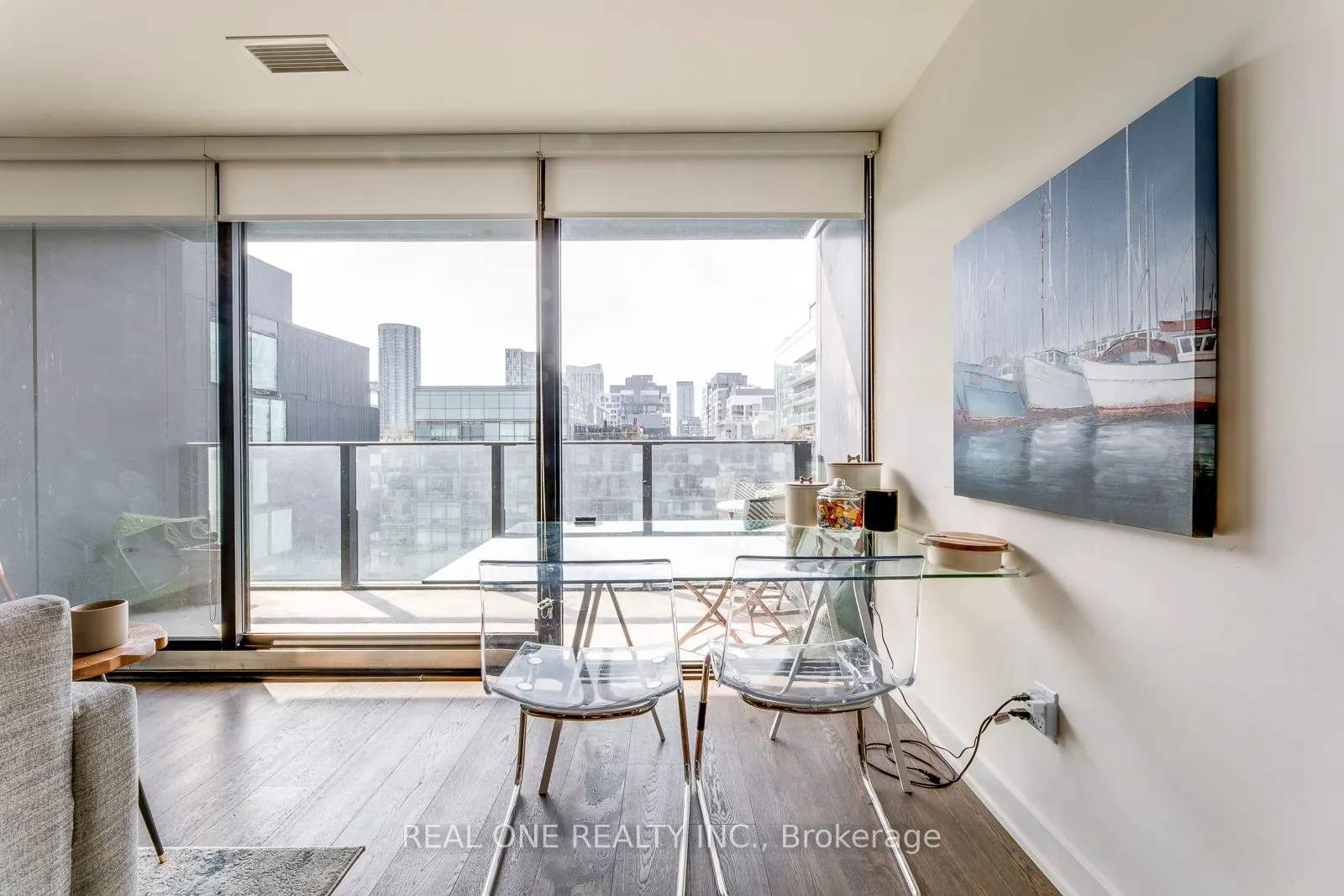 629 King St W, #913