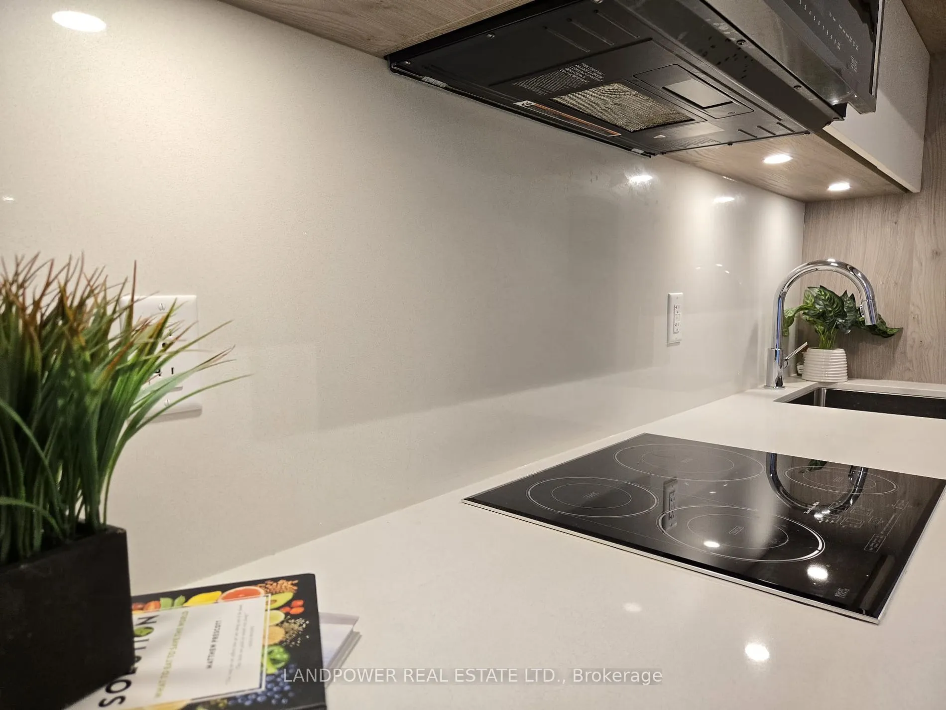 25 Adra Grado Way, #258