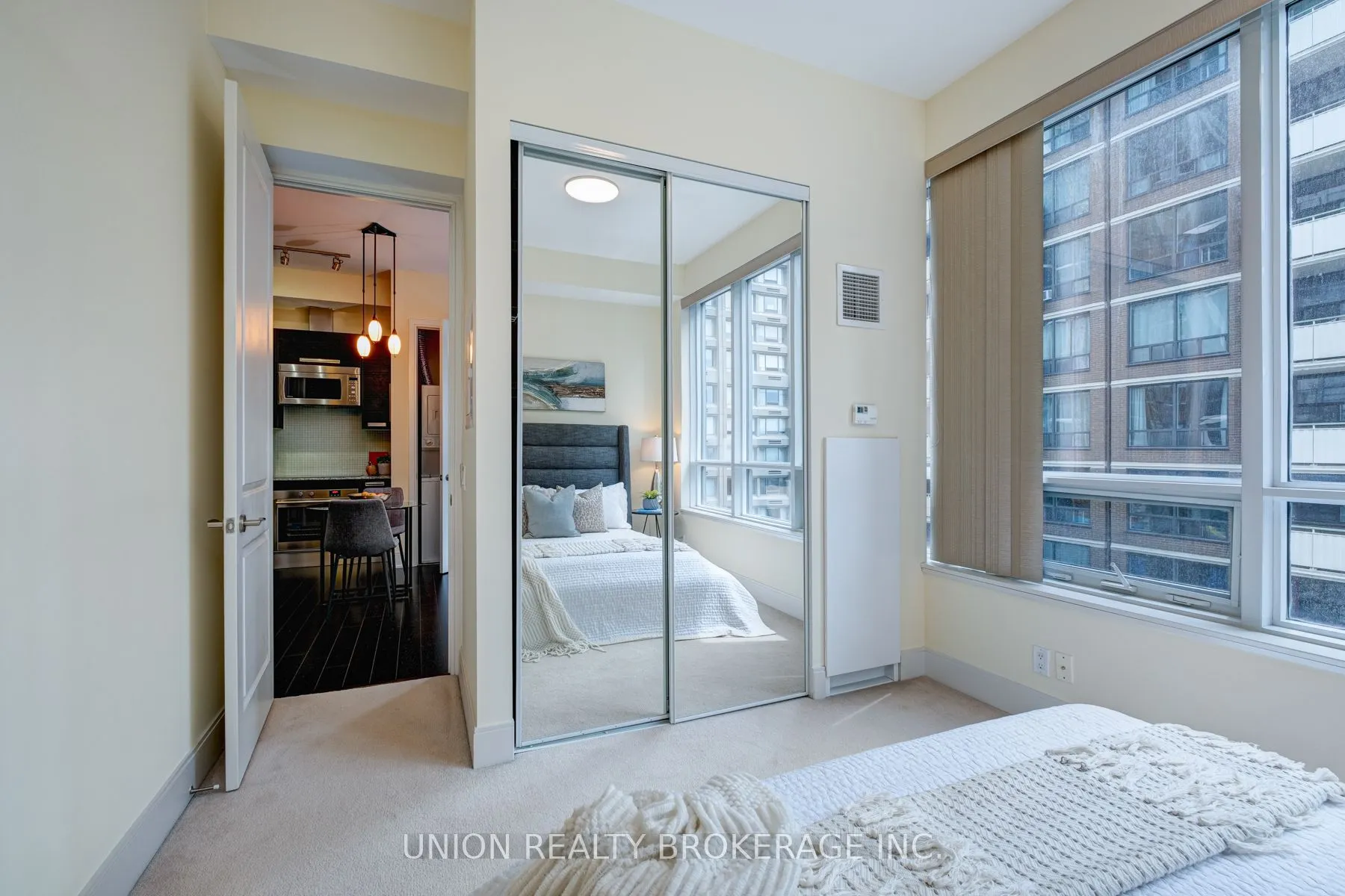 21 Balmuto Street, #1403