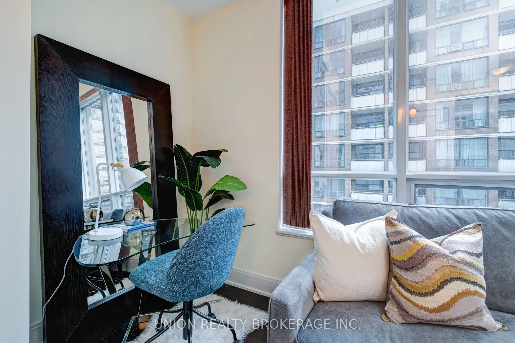 21 Balmuto Street, #1403