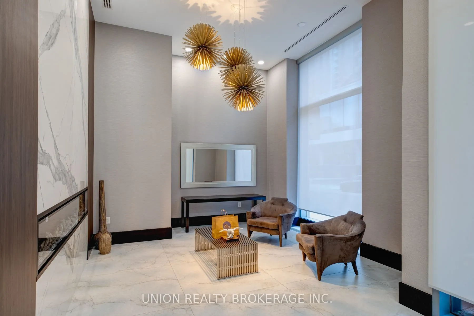 21 Balmuto Street, #1403